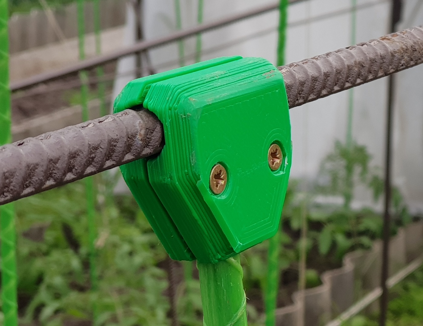 T-connector for pipe/stick/rod