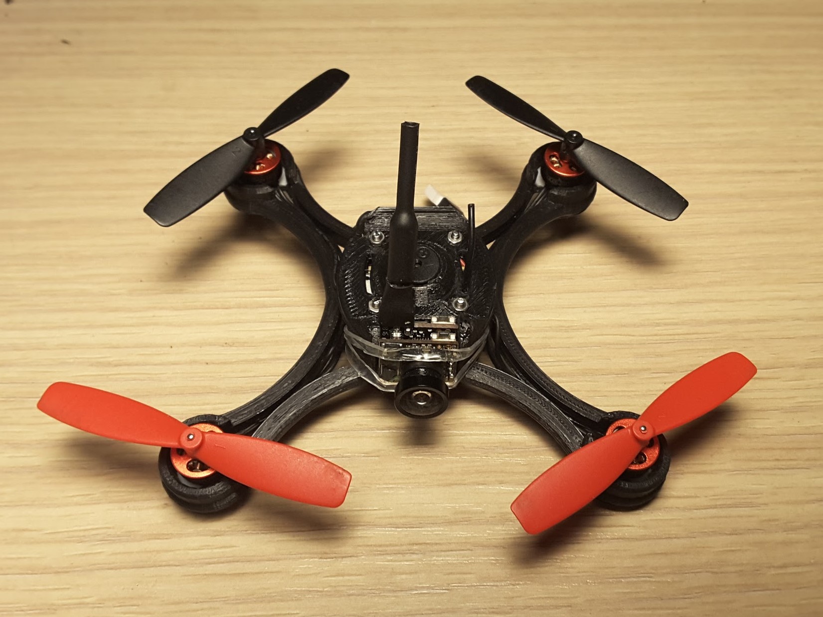 Micro Quad fpv Racer 100mm  Brushless 0703 1S 20.000kv