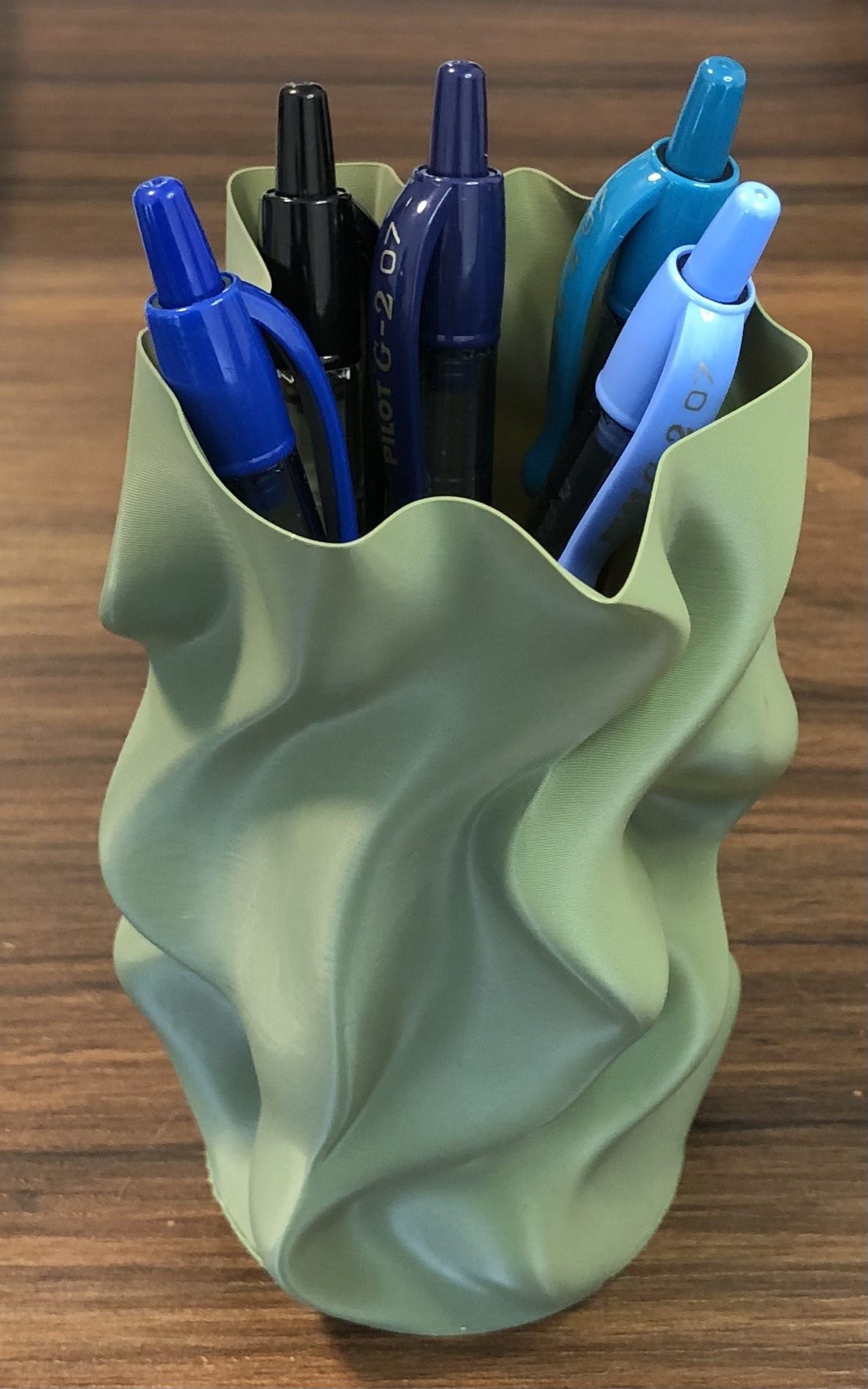 Flowing Vase / Pen Holder
