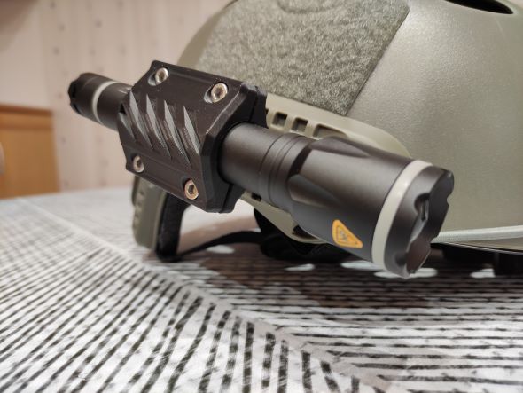 Helmet ARC Rail Flashlight Mount