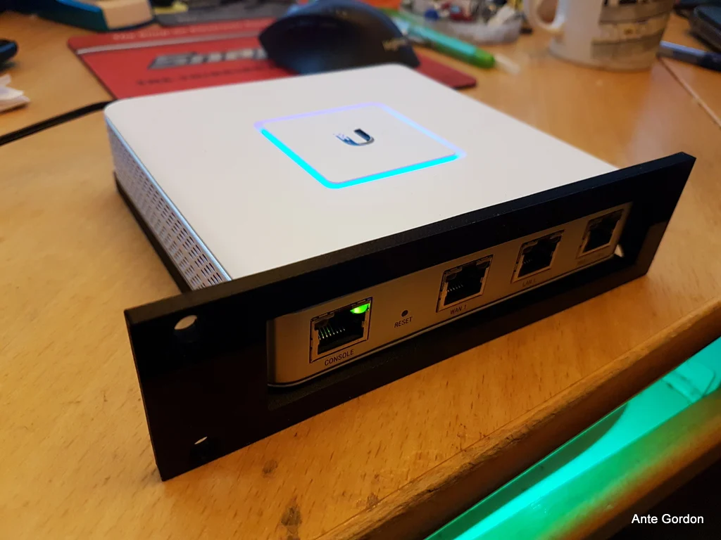 Ubiquiti Unifi USG Rack mount 19"