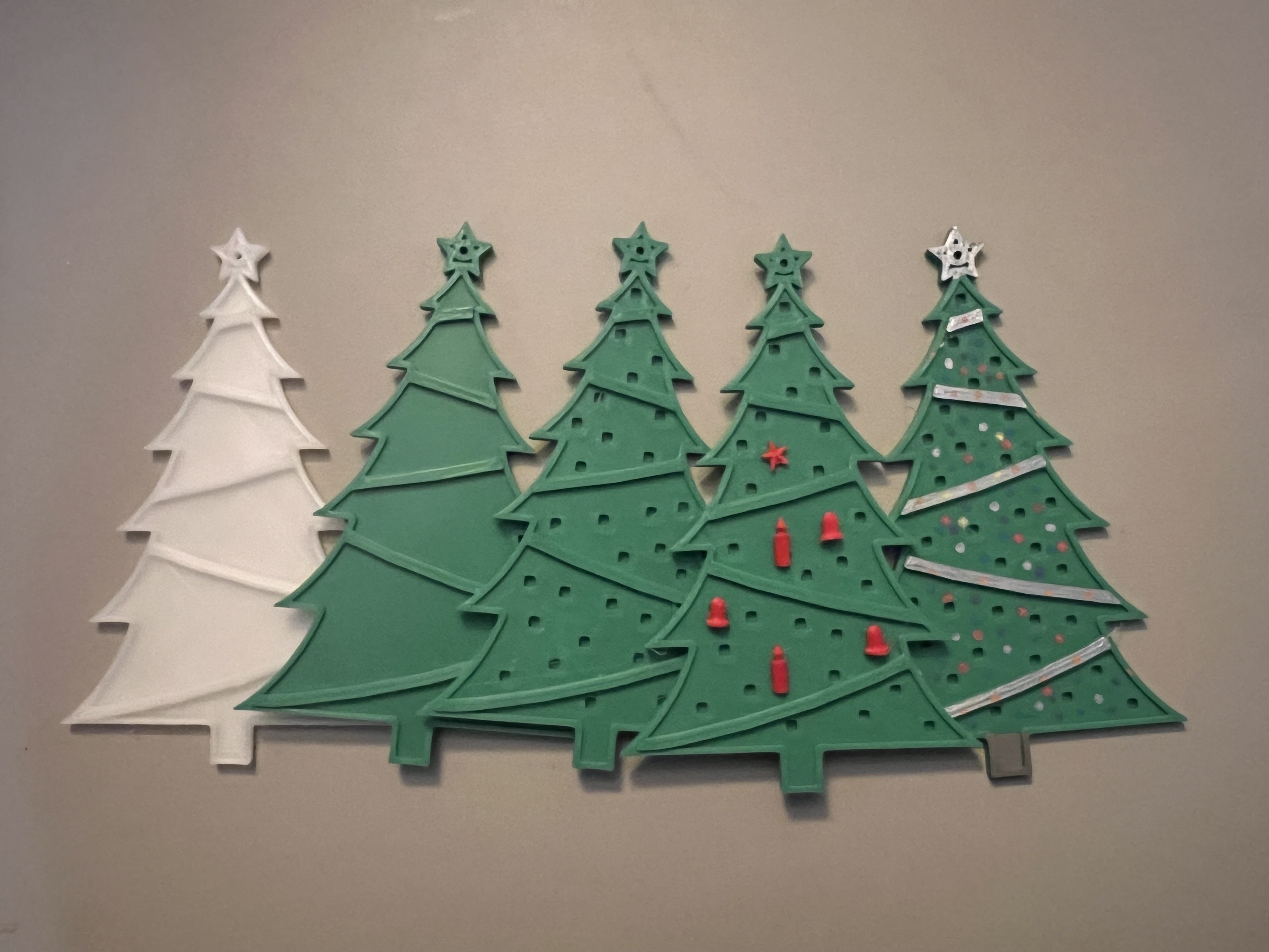 Meta tree ornaments