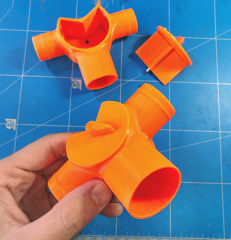 Two ports vacuum hose valve/port gate