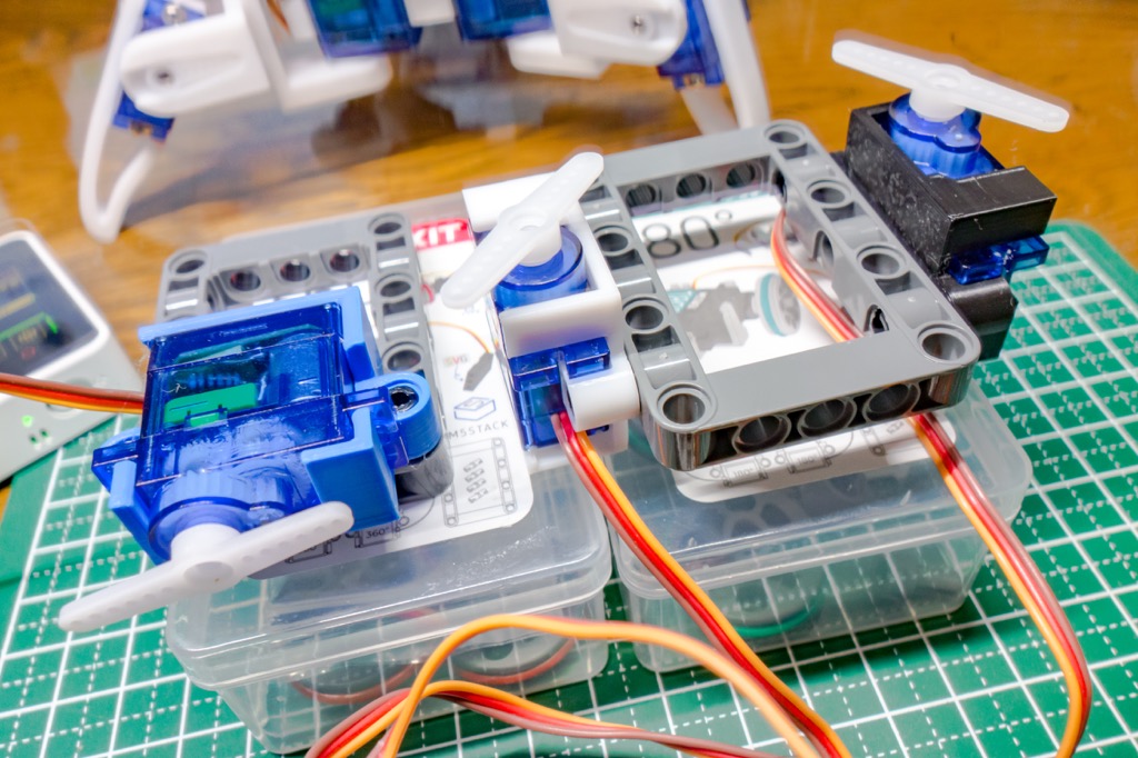 Lego compatible simple SG90 servo motor bracket