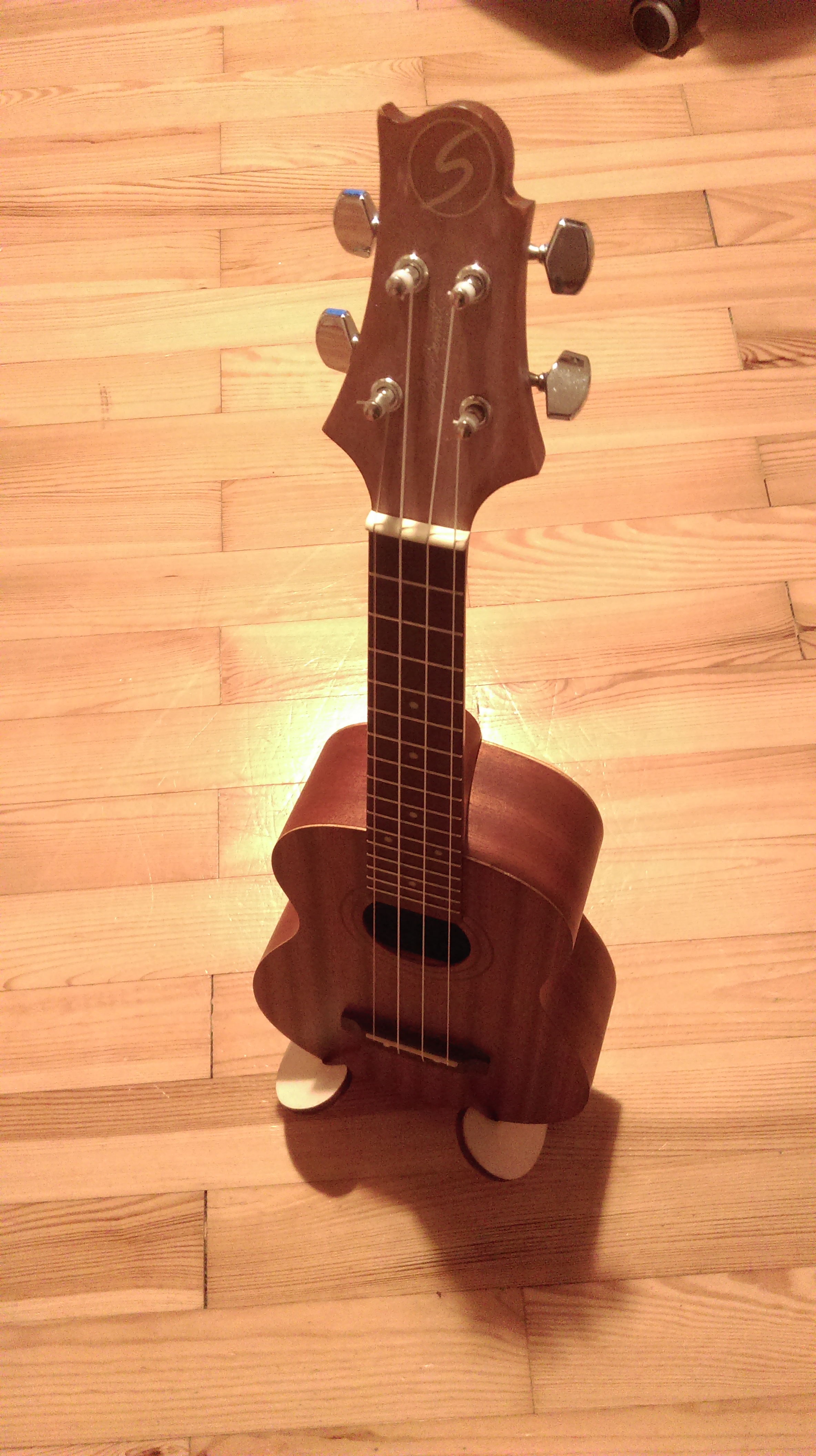 Ukulele Stand