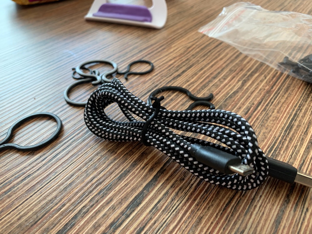 Wires fixer clip