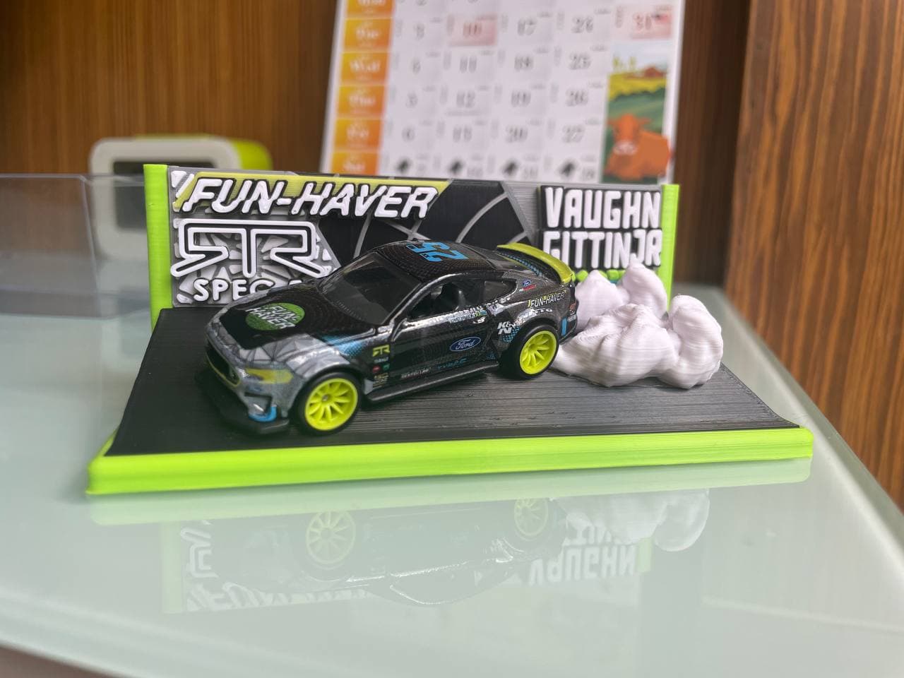 Hotwheels RTR Spec 5 Ford Mustang Display Base
