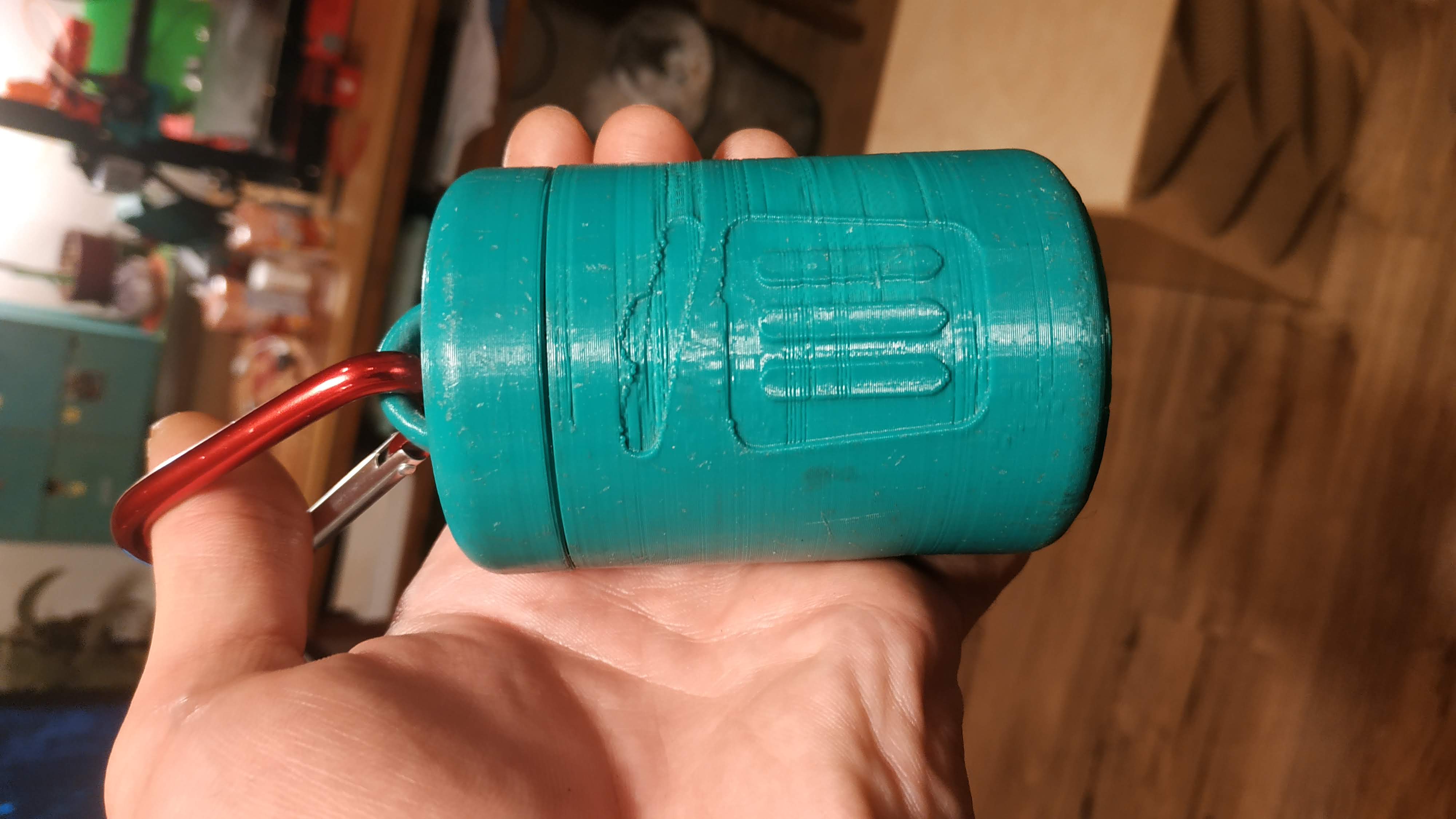 Cigarette Trash Bin - Portable & Odorless