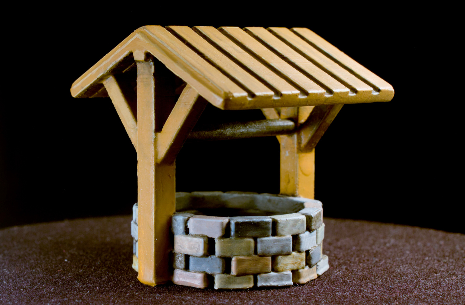 Medieval stone well with wooden roof (tabletop, 28/32mm scale)