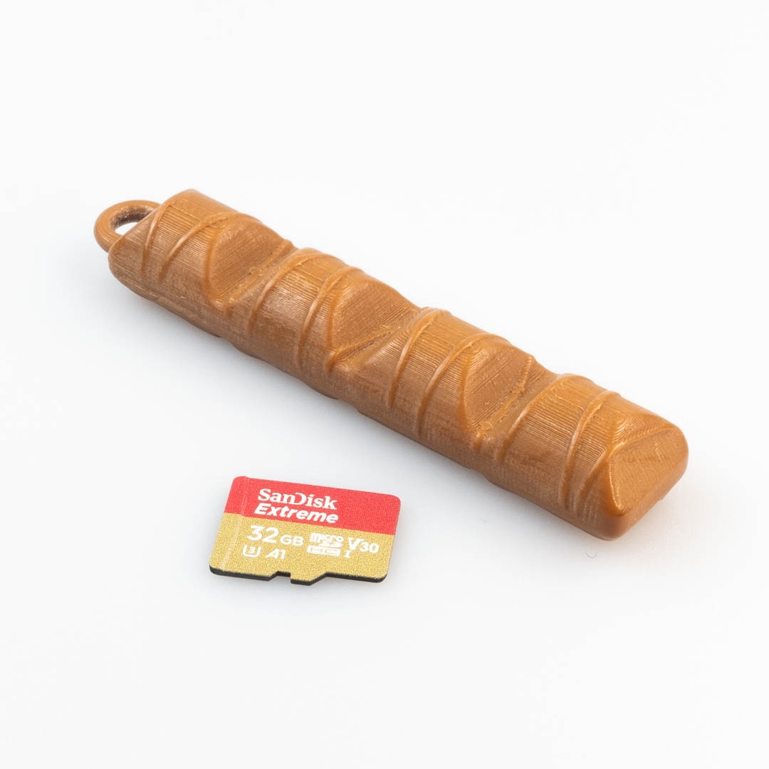 KINDER BUENO KEYCHAIN