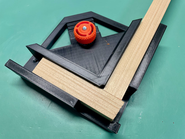Corner clamp Remixed