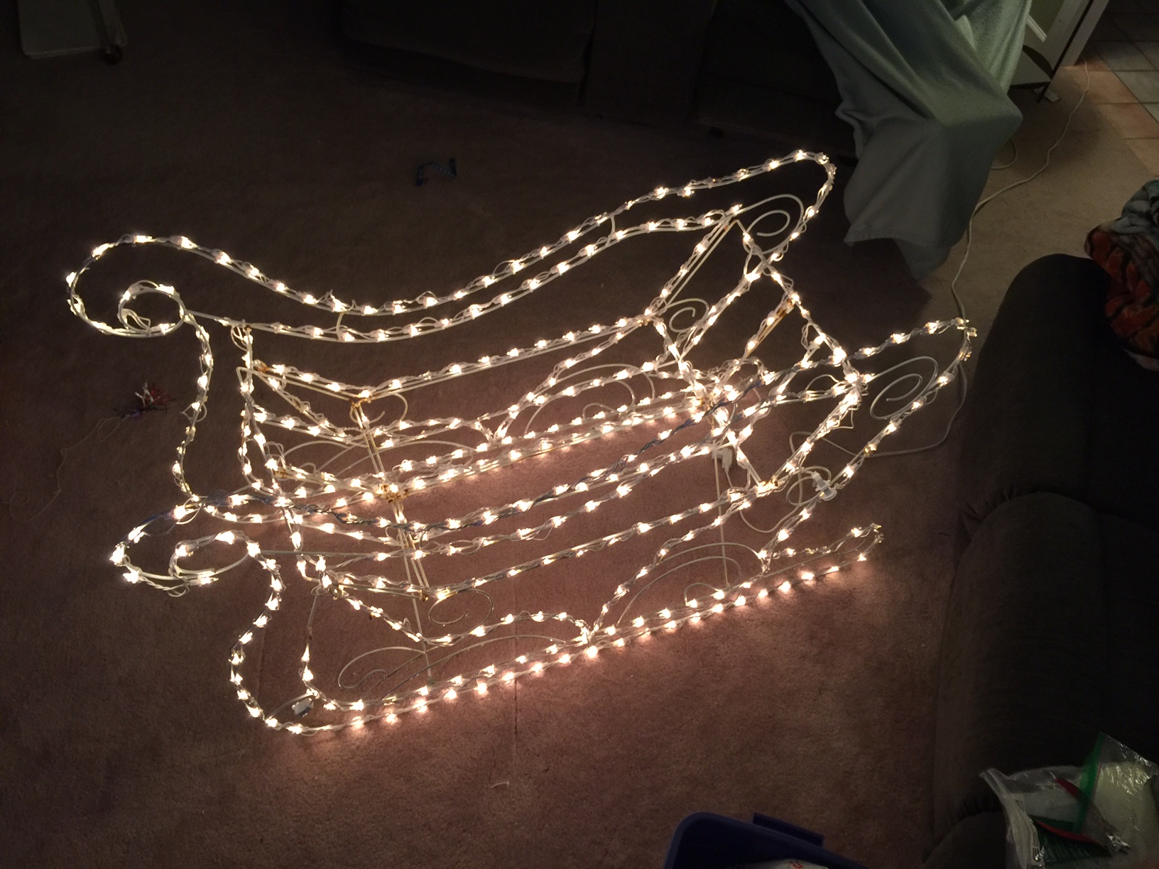 Holiday mini light wire frame clips