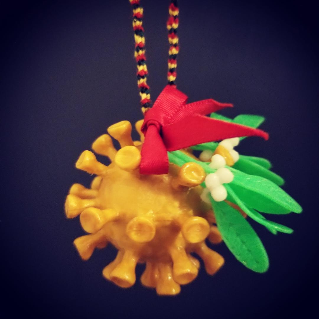 Christmas Ornament 2020 - Misltetoe & COVID