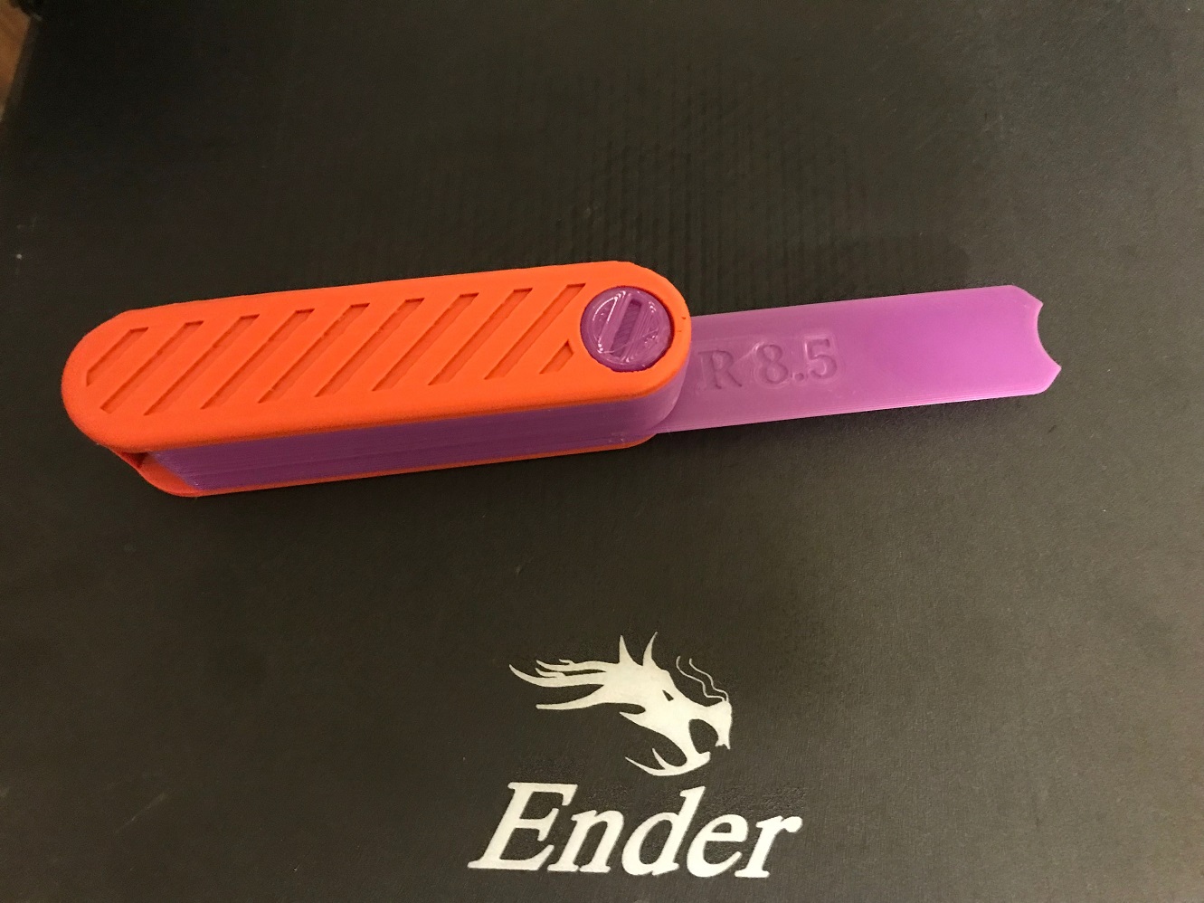 Folding Radius Gauge with Concave Edge