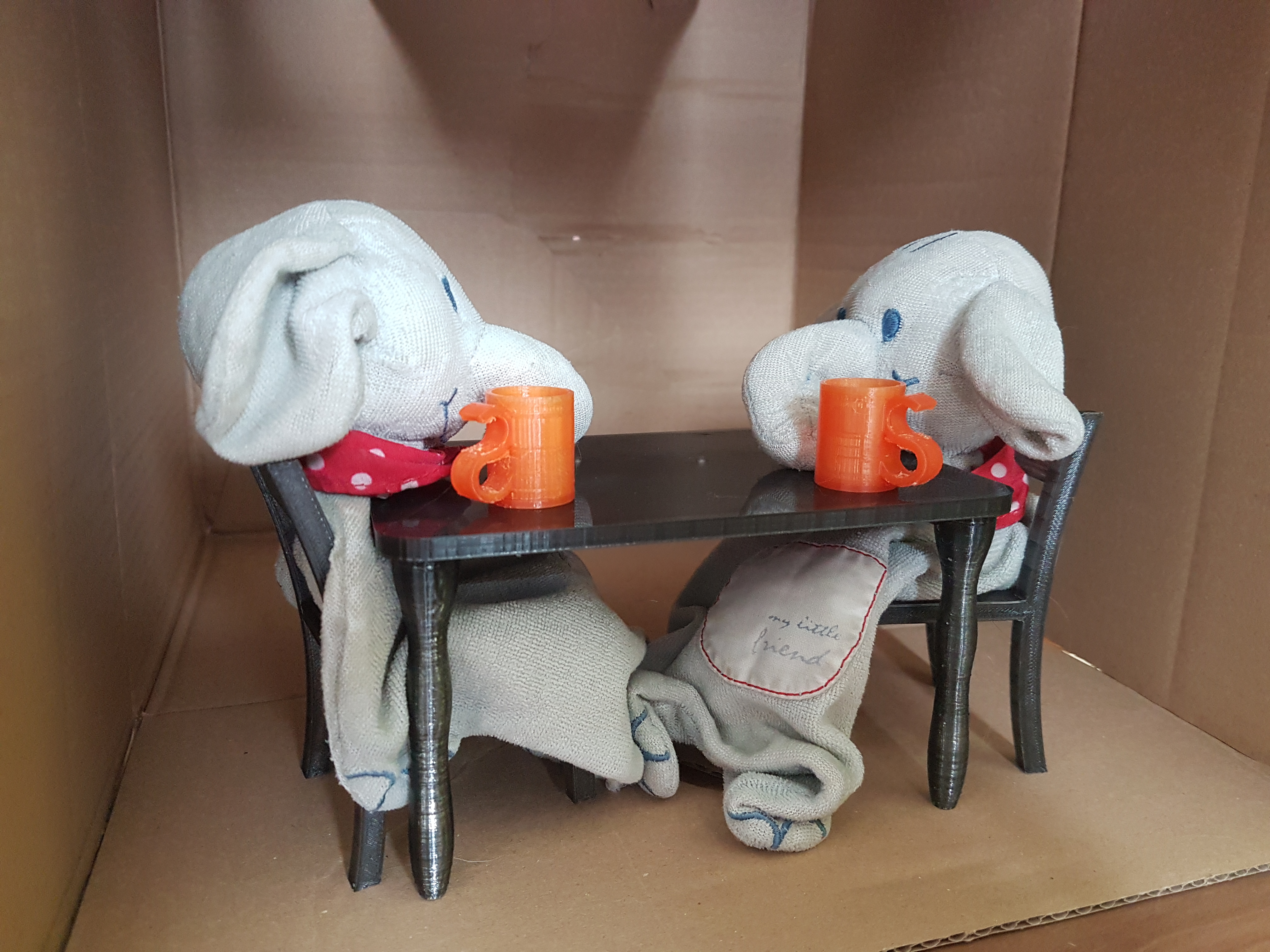 Schnuffels house inventory (Table, chair, .. for stuffed animals/soft toy/puppets)