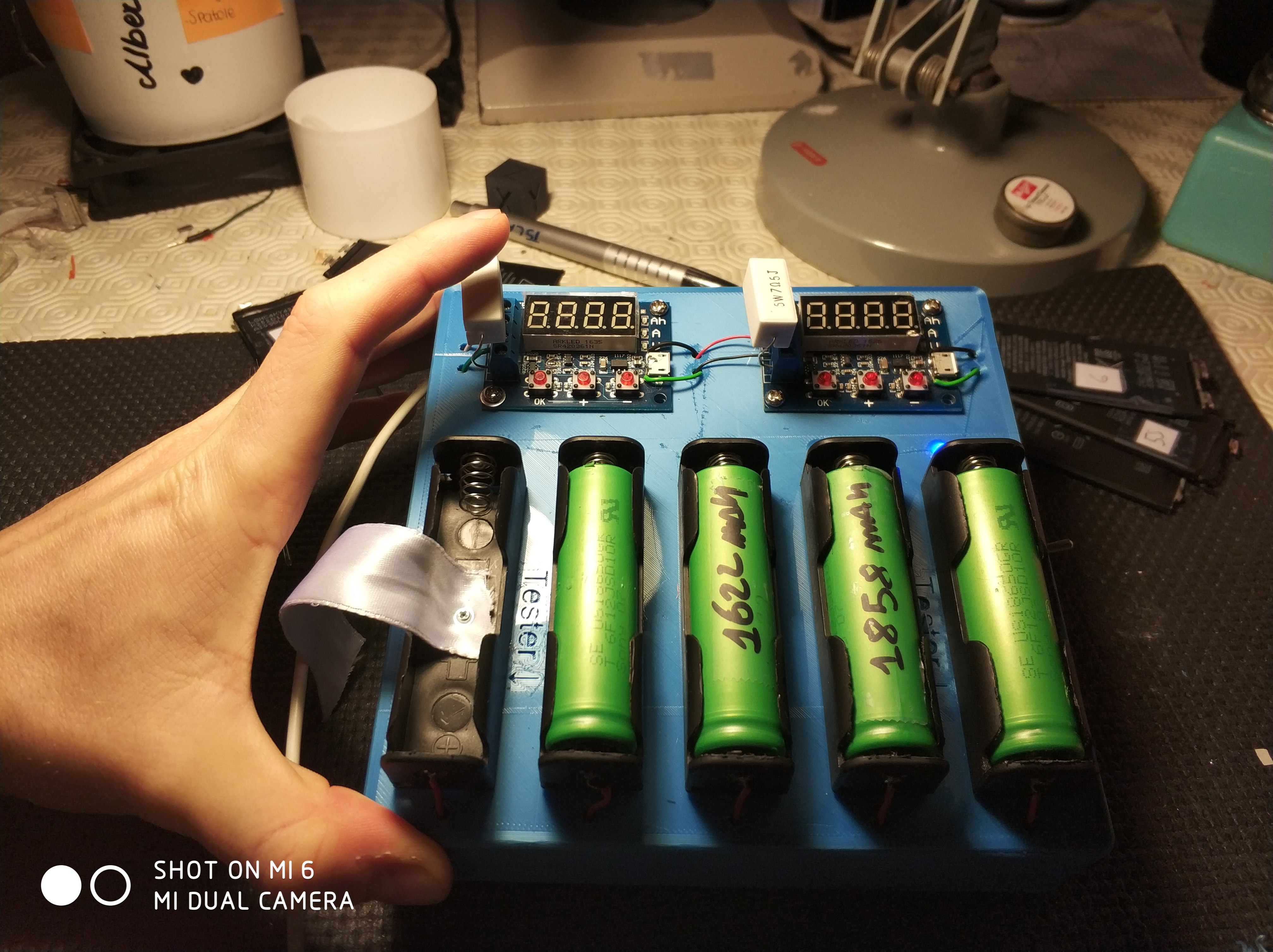 Battery 18650 charger and tester