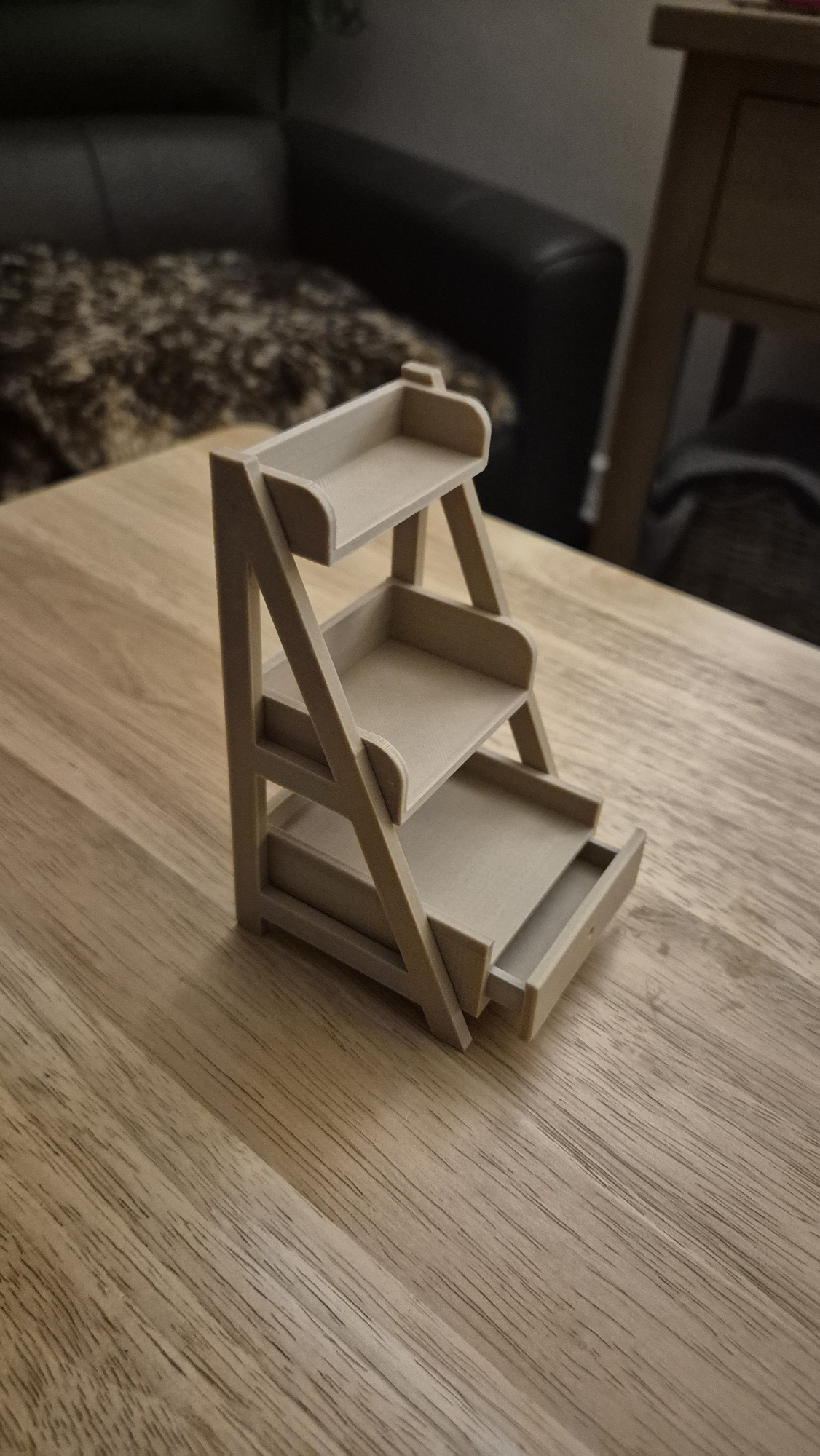 Dolls House (1:12) Display shelf