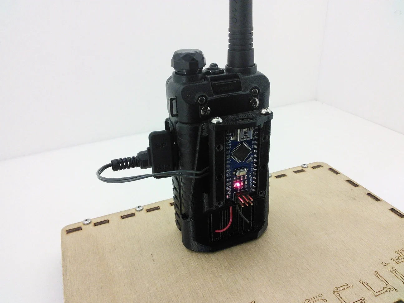 Baofeng UV5R / BFF8 Arduino Nano Backpack
