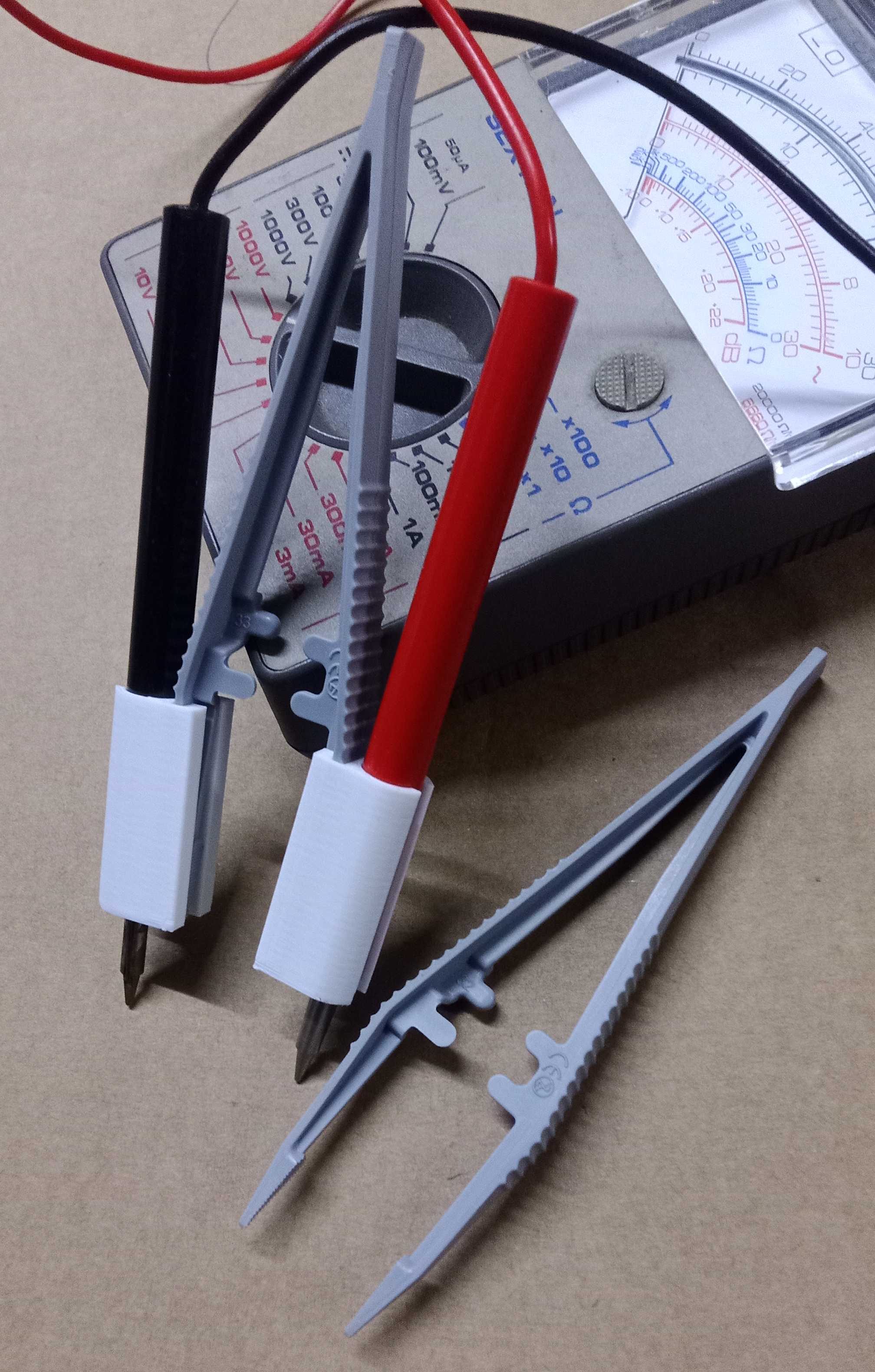 Multimeter Probe Medical Tweezer Adapter ; porte sonde multimètre pour pince médicale