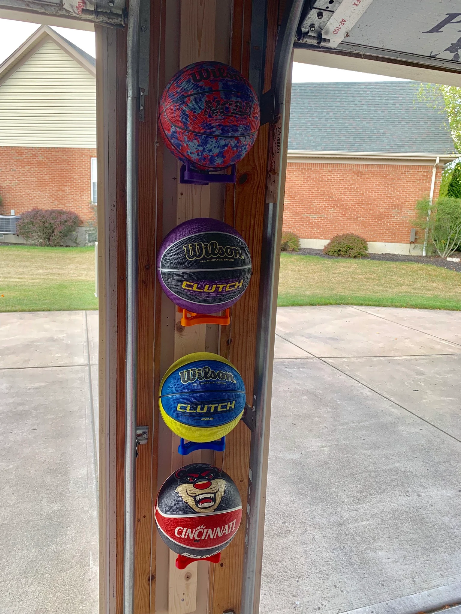 BASKETBALL, SOCCER, VOLLEYBALL WALL MOUNT HOLDER