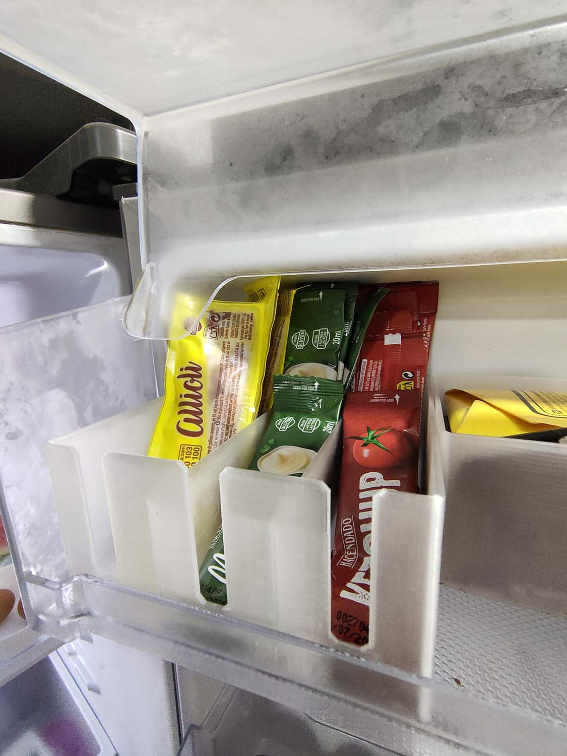 Sachet sauce storage