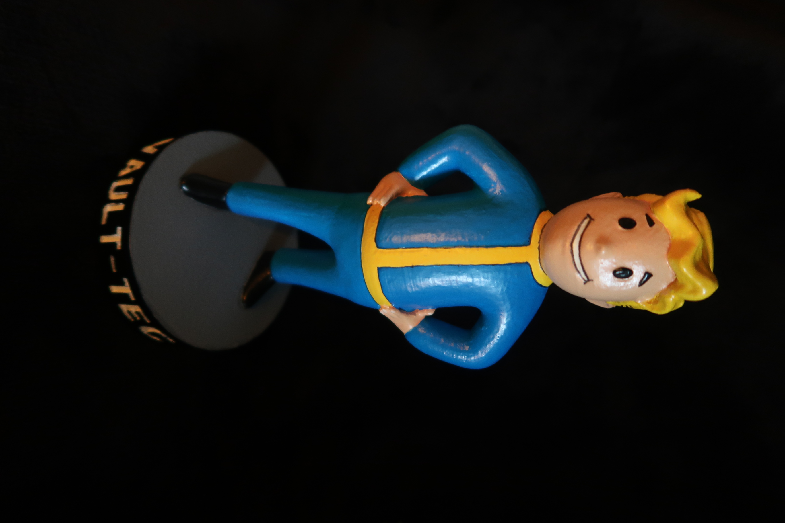 Vault Boy Bobblehead Statue (bigger frame)