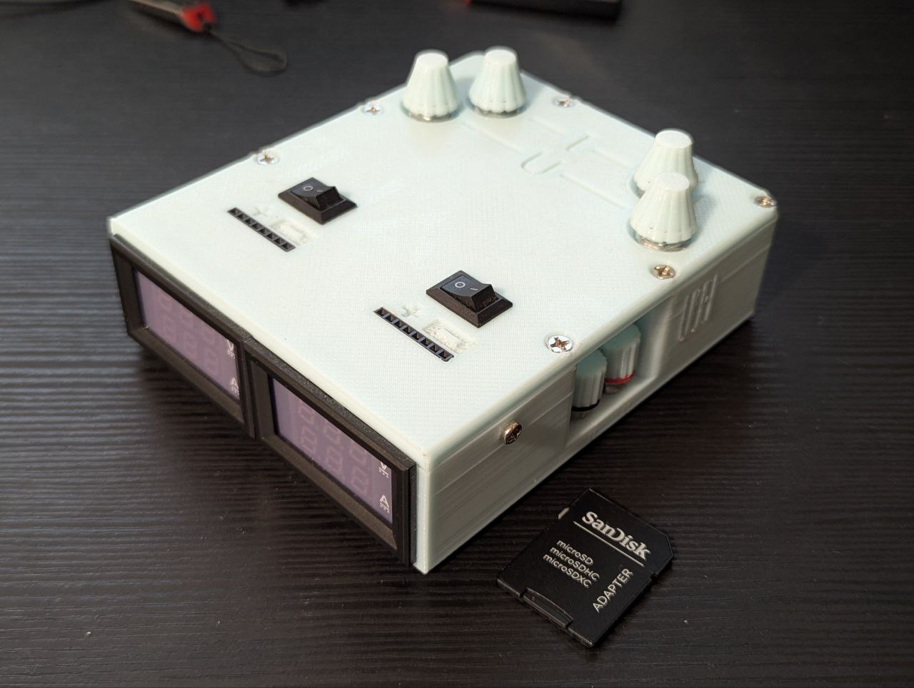 Type-C QC trigger compact travel lab power supply 1.5v-20v 2-channel