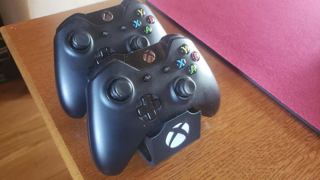 Doublestand for Xbox controllers