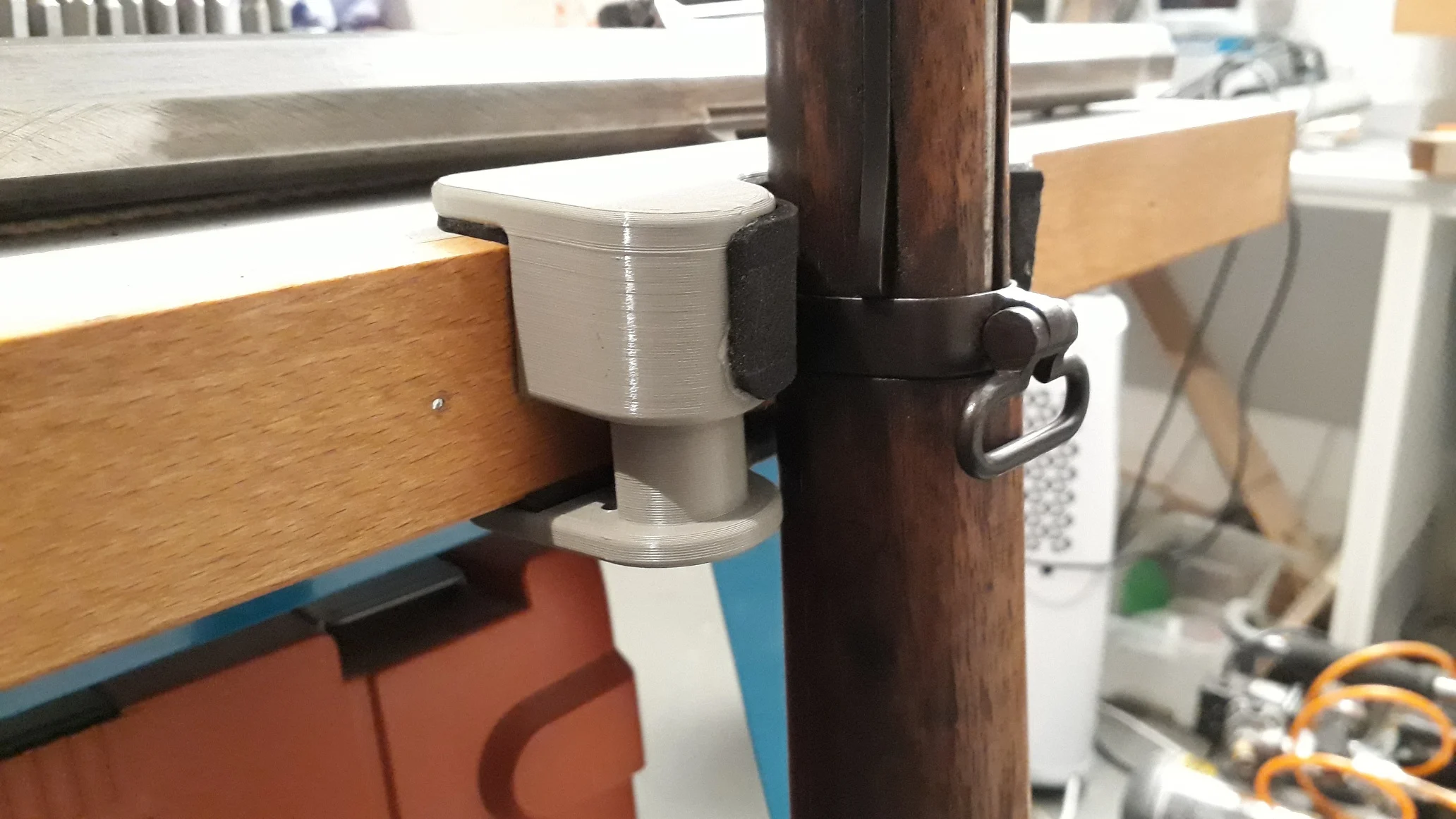 Gewehrhalter für dünne Tischplatten, rifle holder for thin tabletops