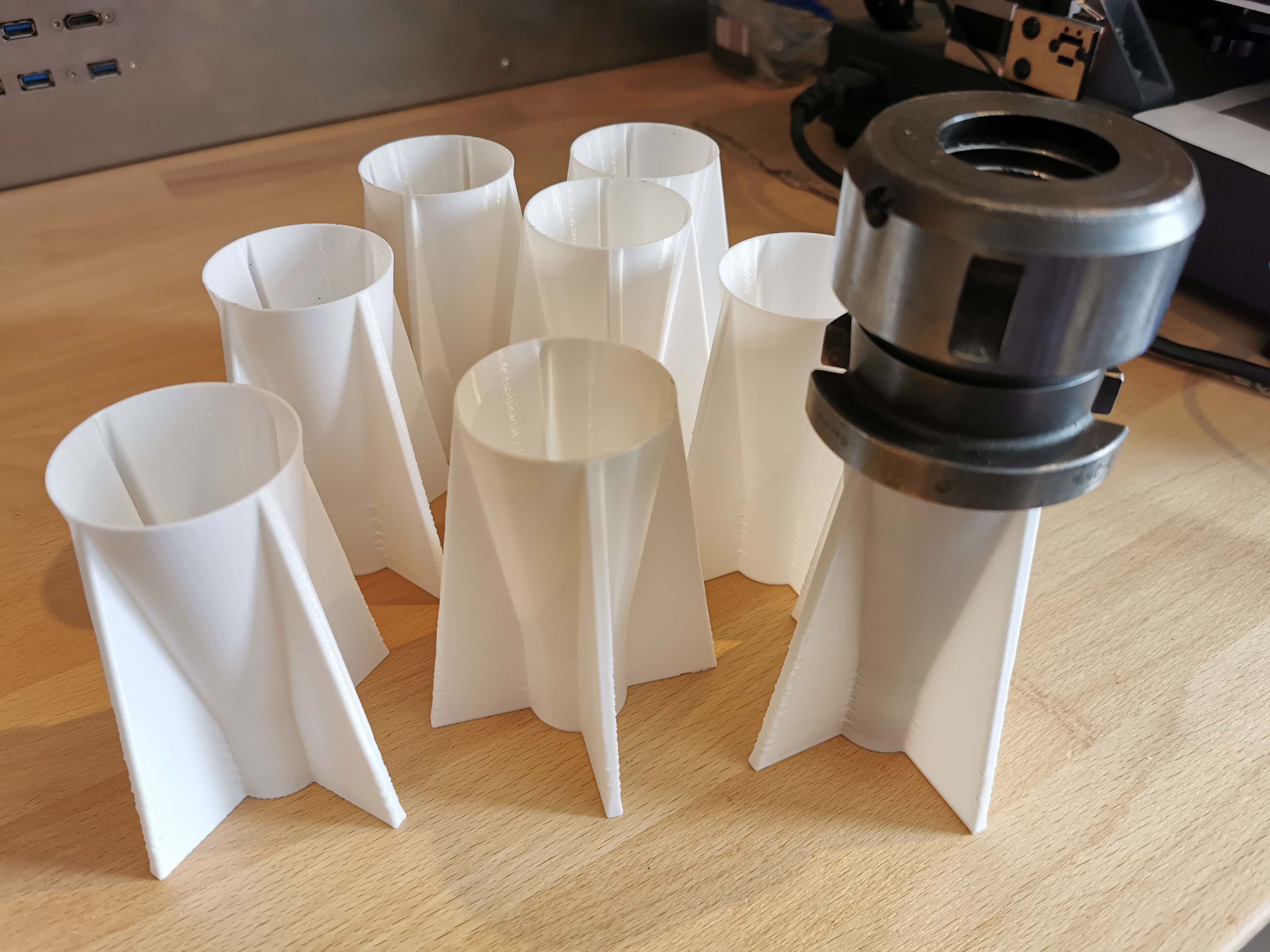 Stand for SK40-size machining tool holders