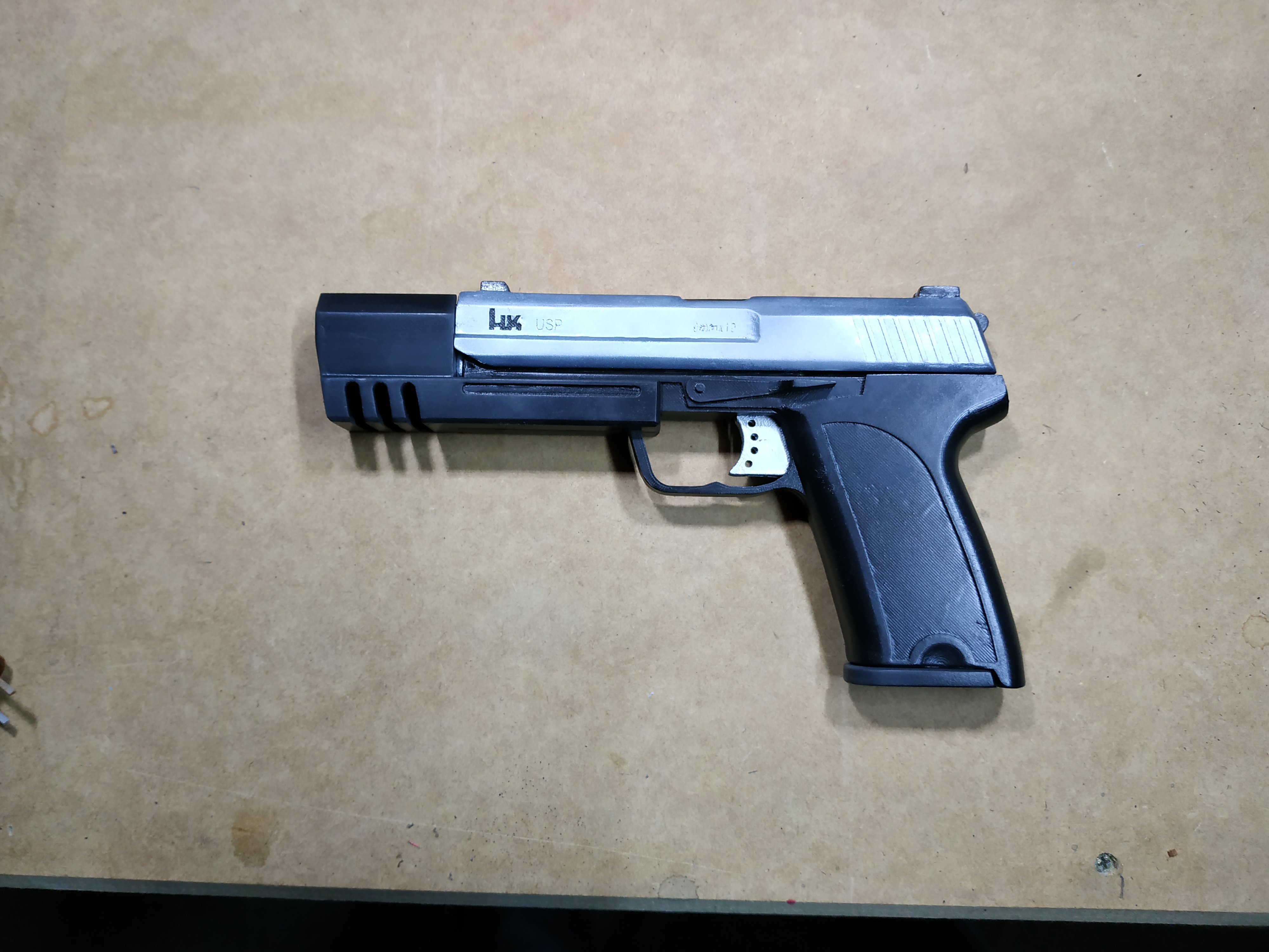 Lara Crofts HK 9mm Pistol (Tomb Raider)