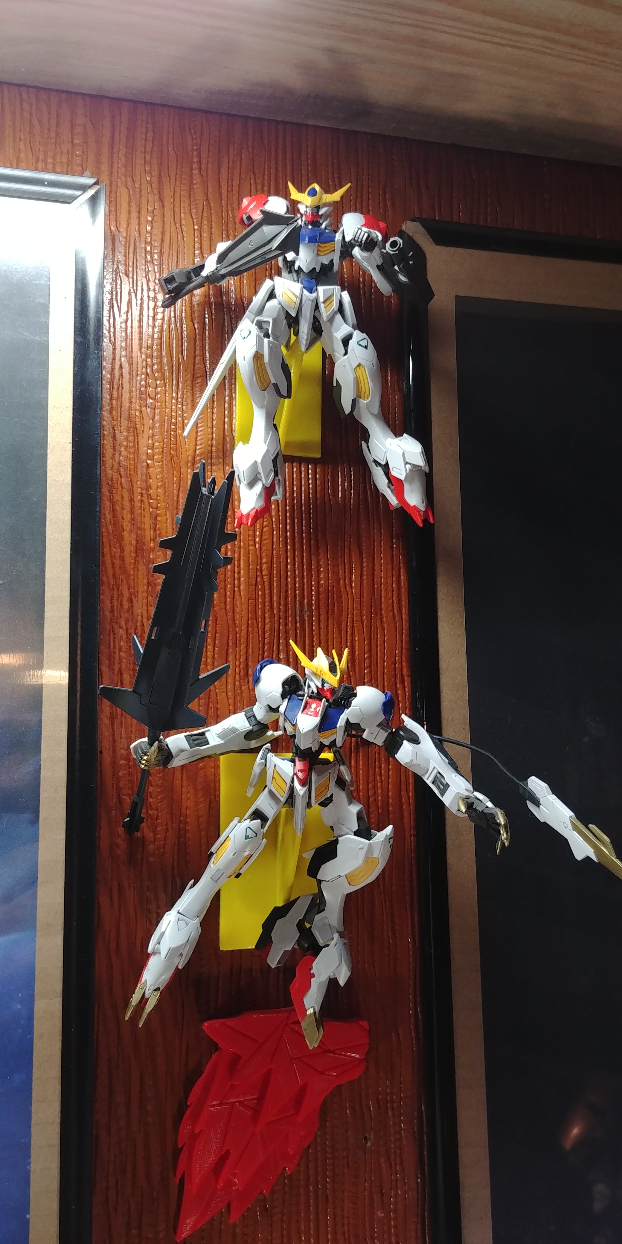 HG Wall Stand