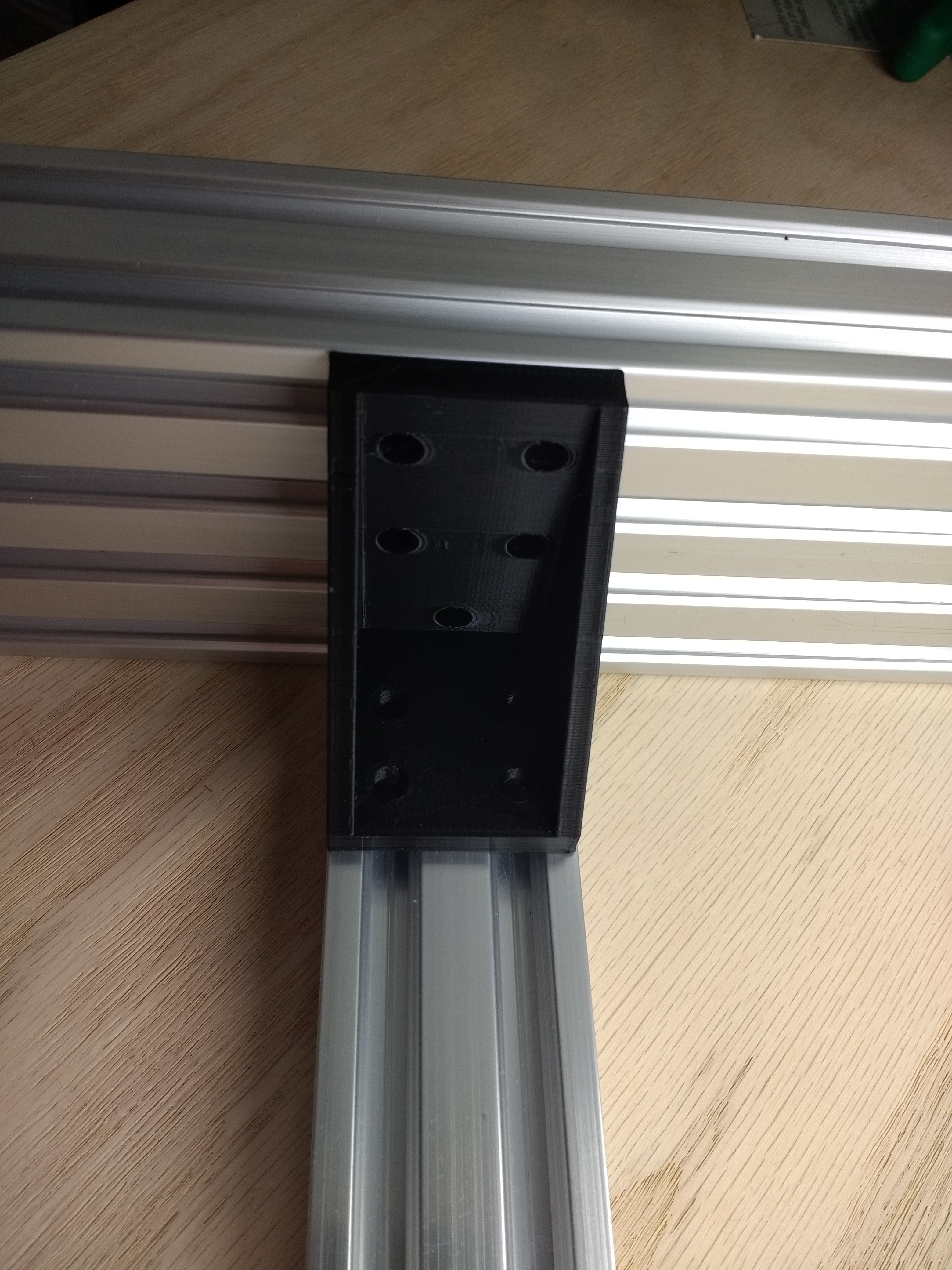 Narrow 2040x2080 Bracket