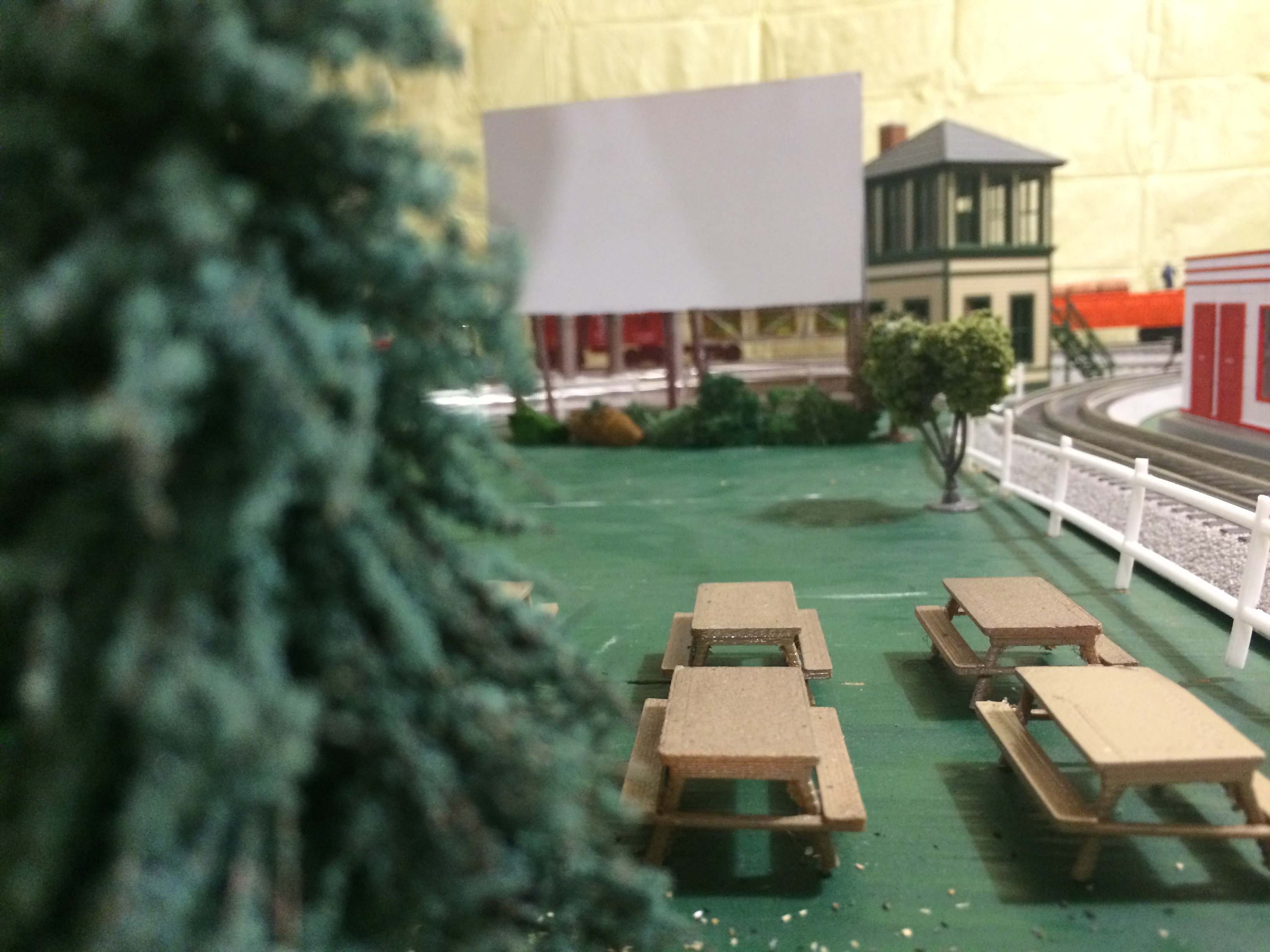 O Scale Picnic Table