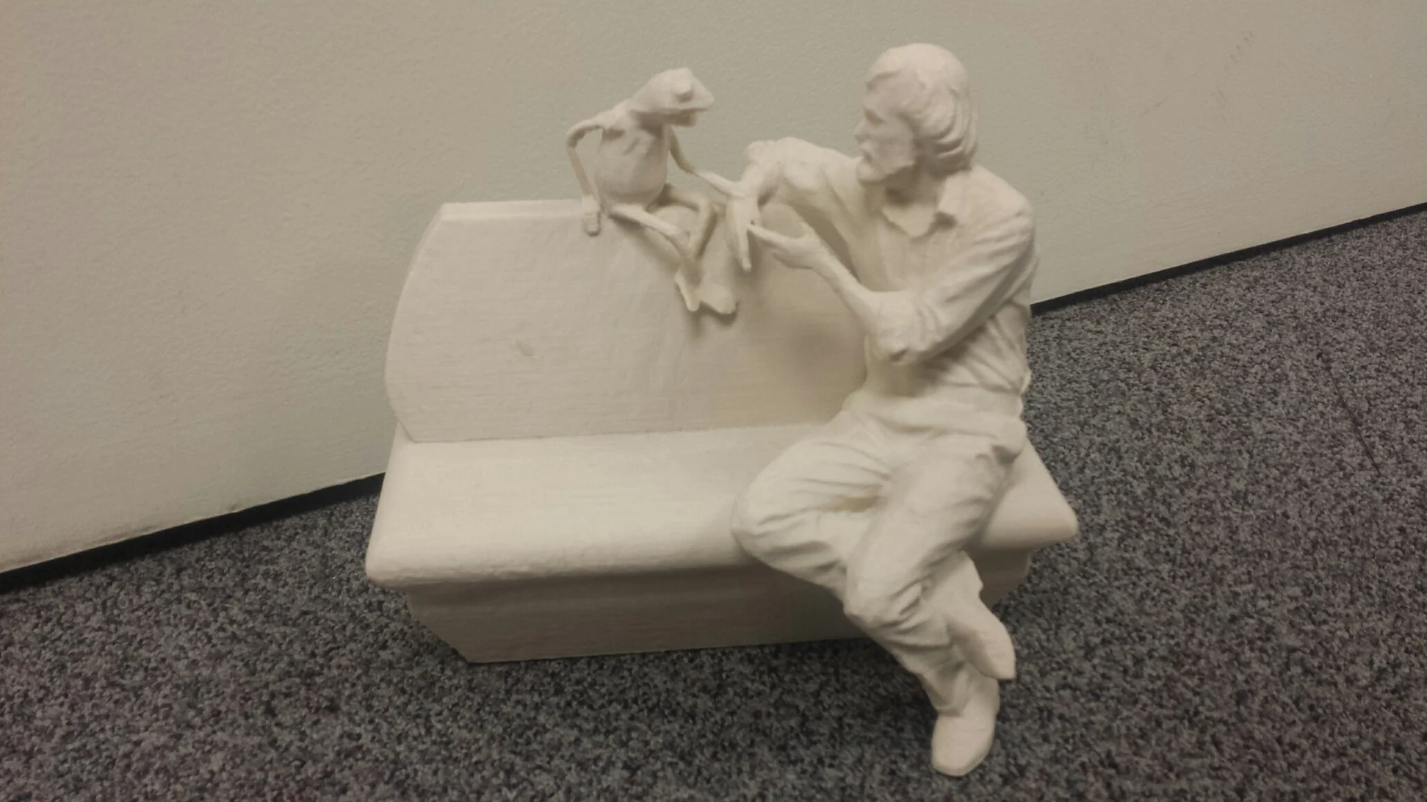 UMD Jim Henson and Kermit Statue