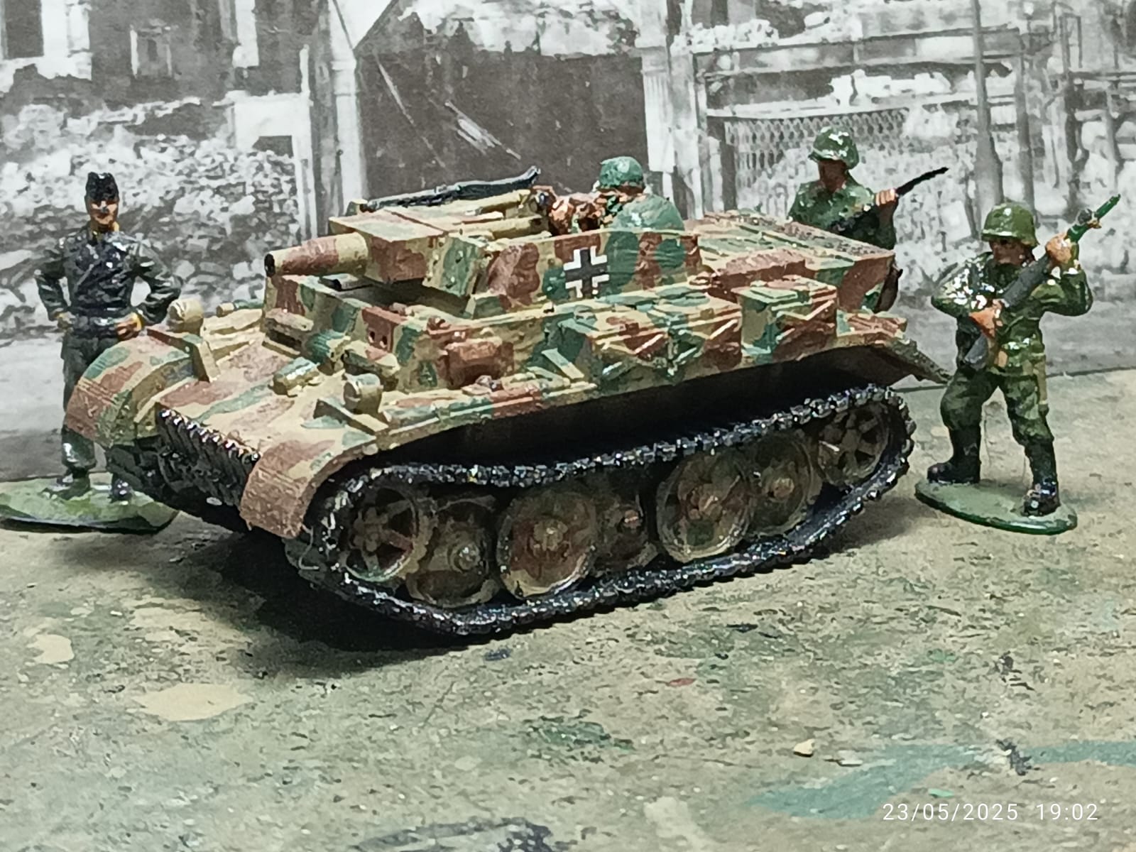 STURMPANZER LUCHS  (Fictioned).