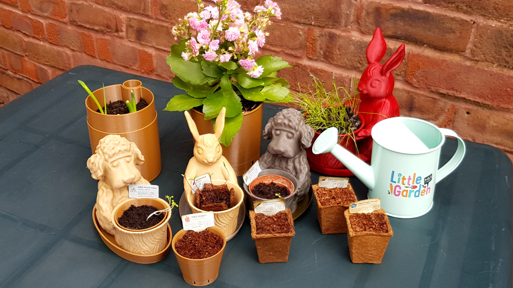 Dog The Gardener Toy/Pot/Planter
