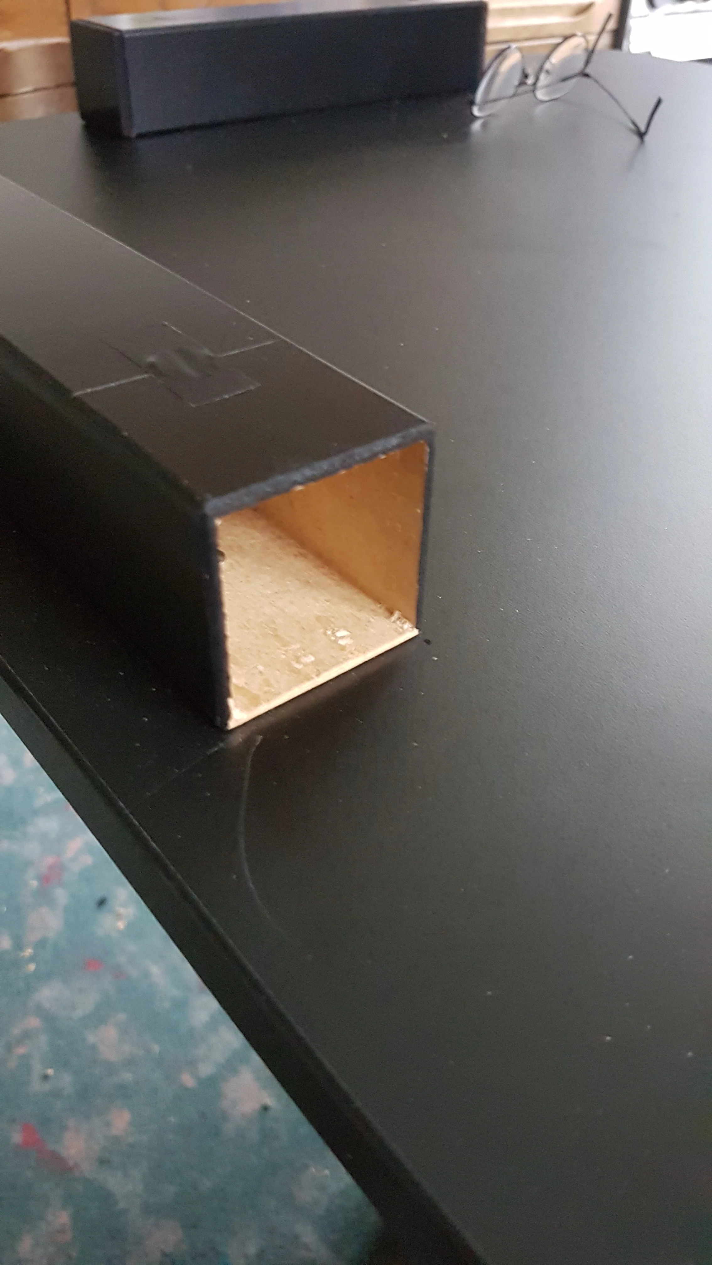 IKEA Lack Table / Tisch -- Endcap / Endkappe