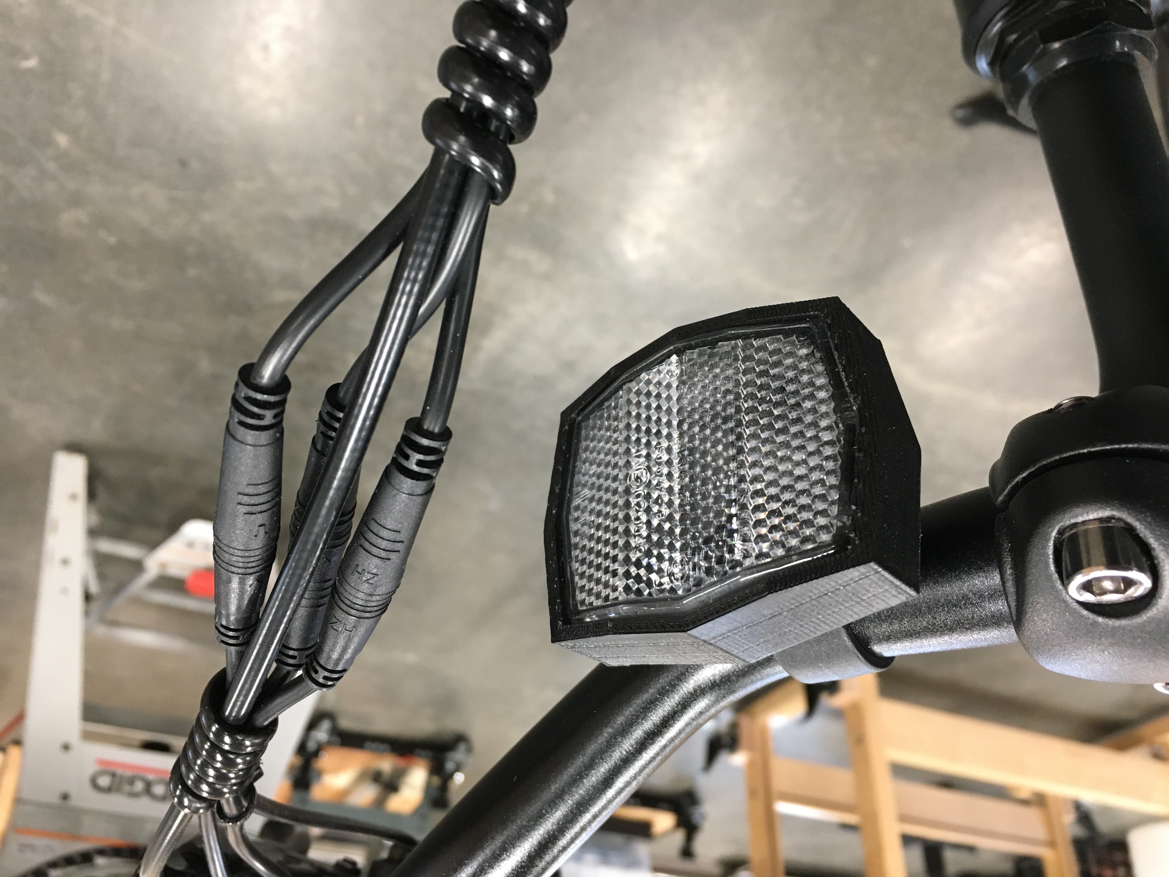 Hidden AirTag Bike Reflector & Holder