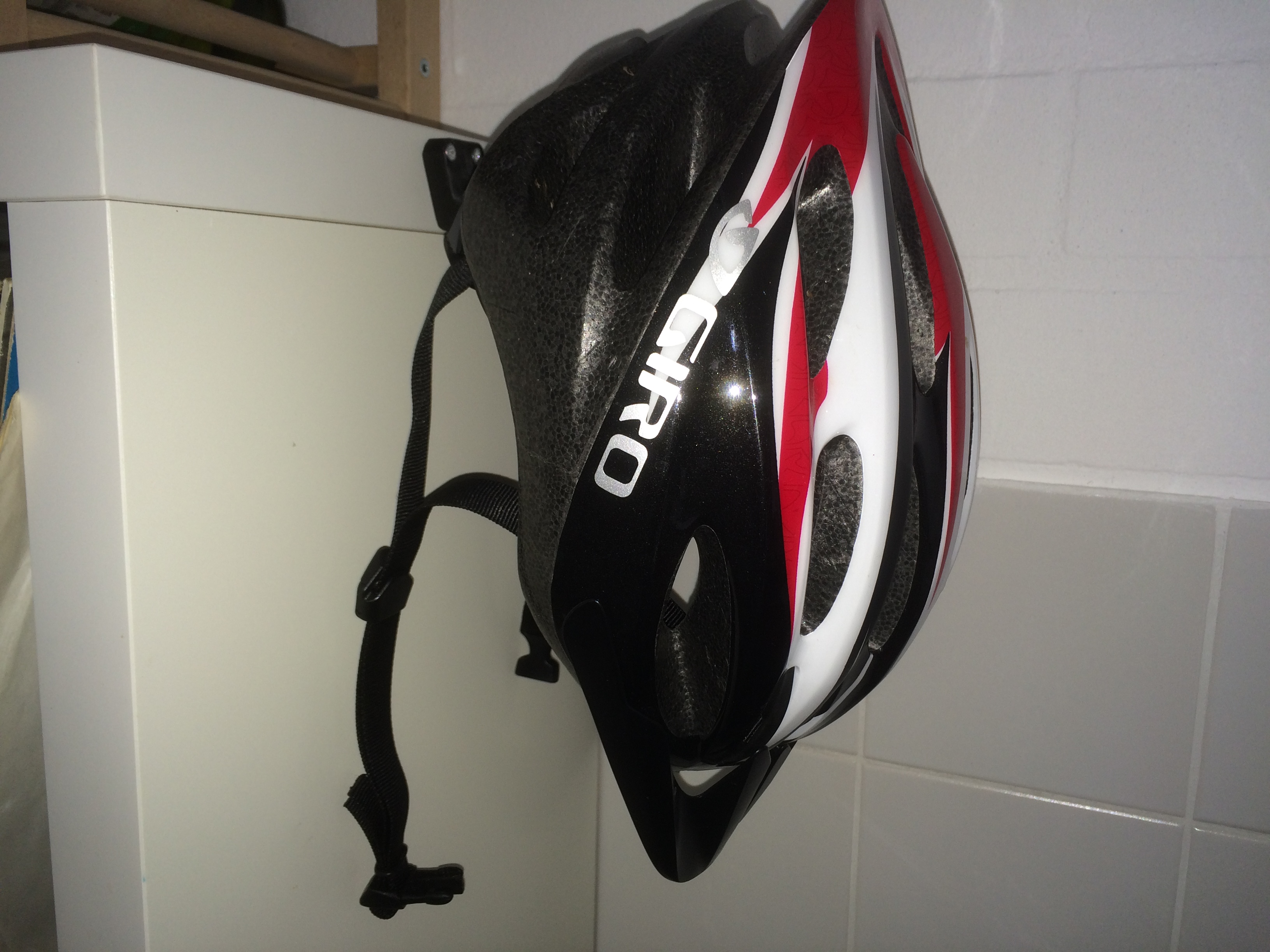 giro bicycle helmet wall bracket