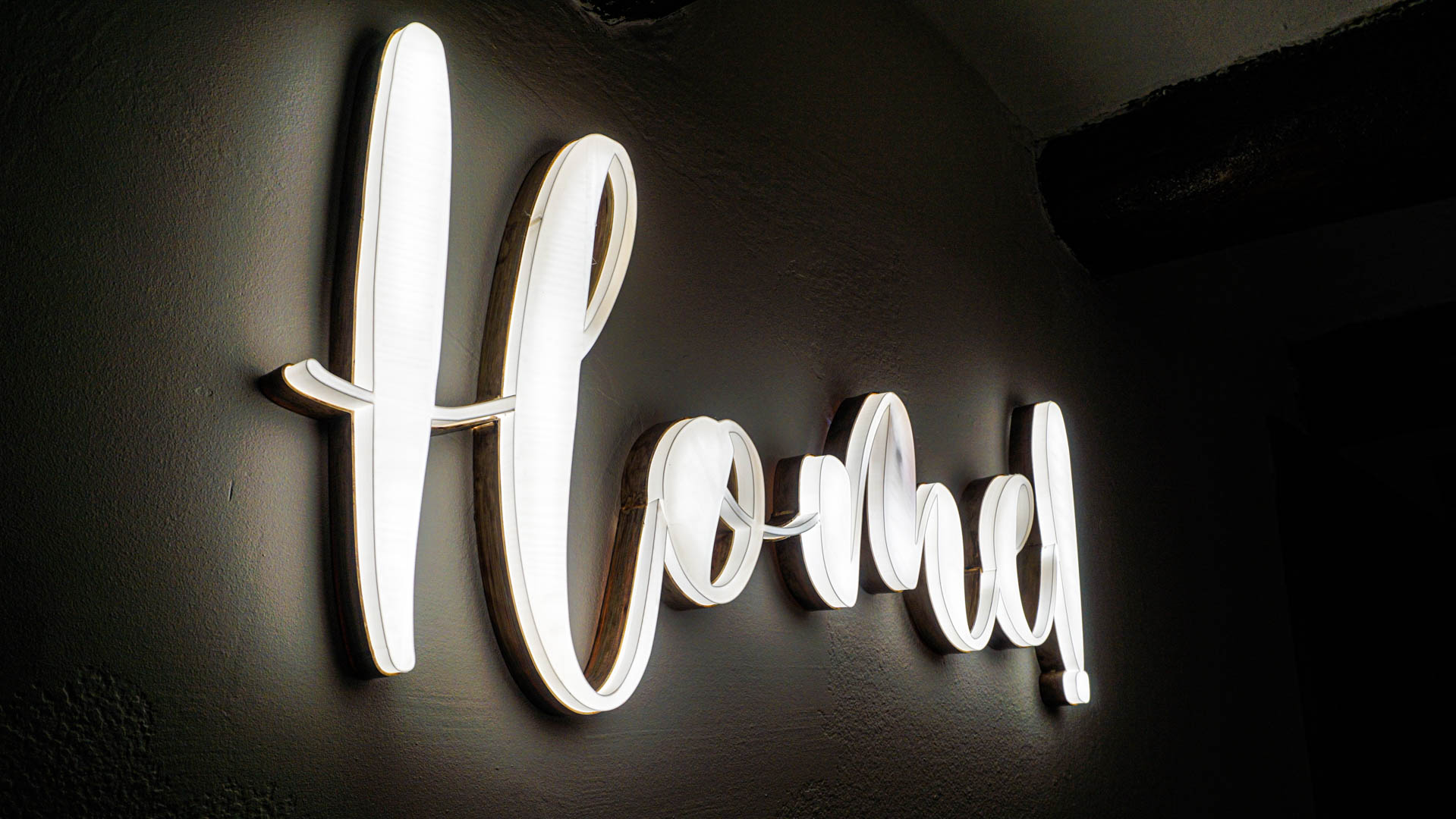 CARTEL LUMINOSO EFECTO MADERA "HOME!"