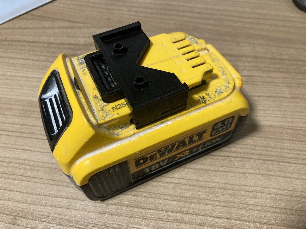 DEWALT Akkuhalter