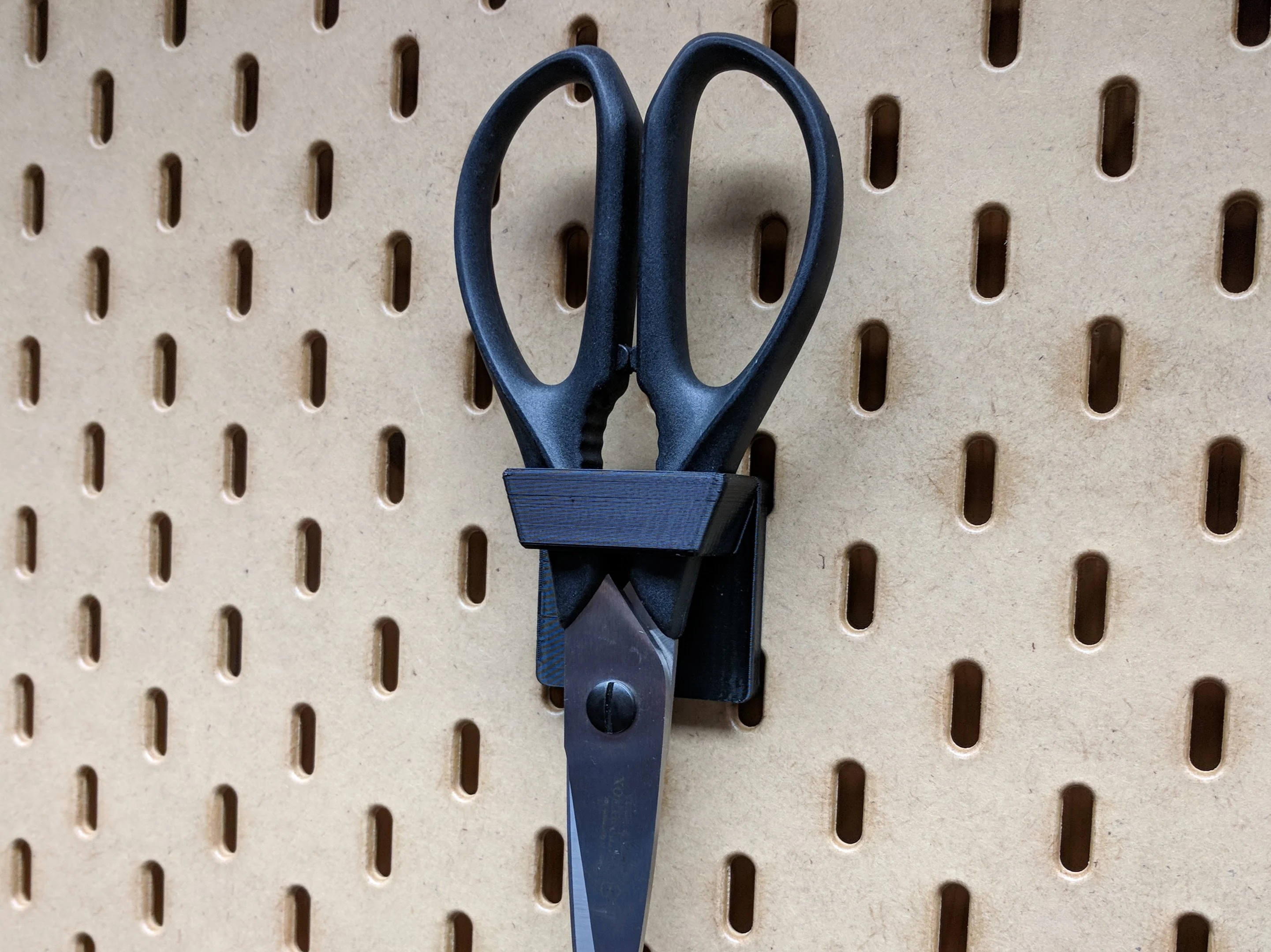 Scissors holder for IKEA Skadis