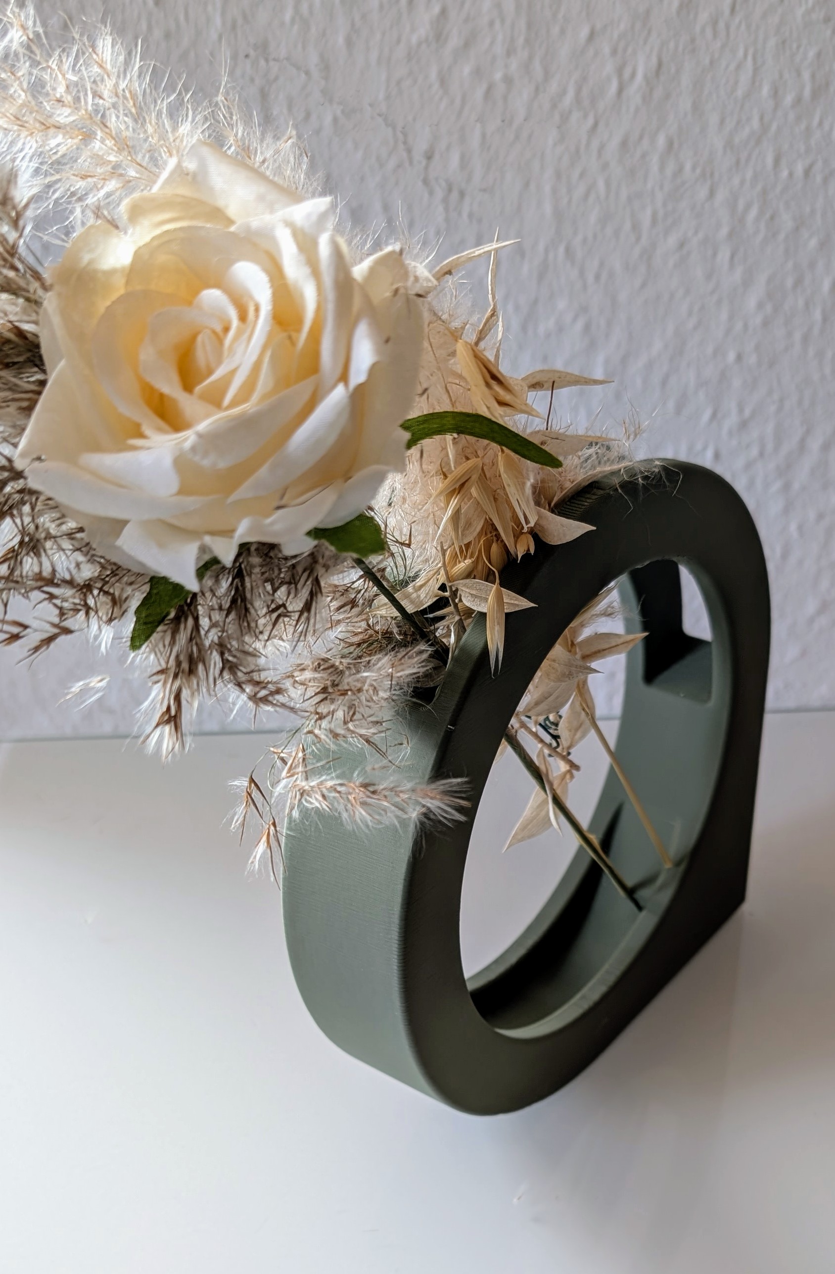 Decorative dried flowers/Pen holder