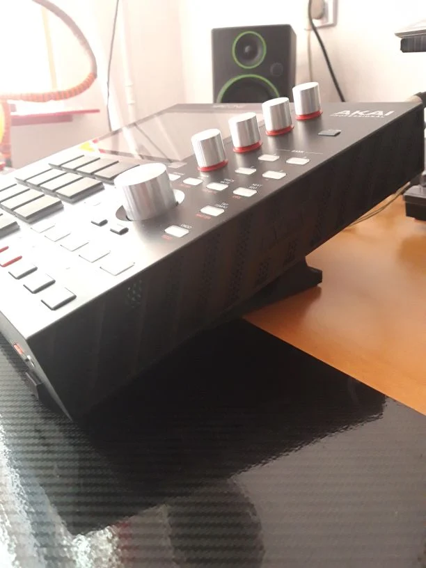 MPC ONE tilt stand