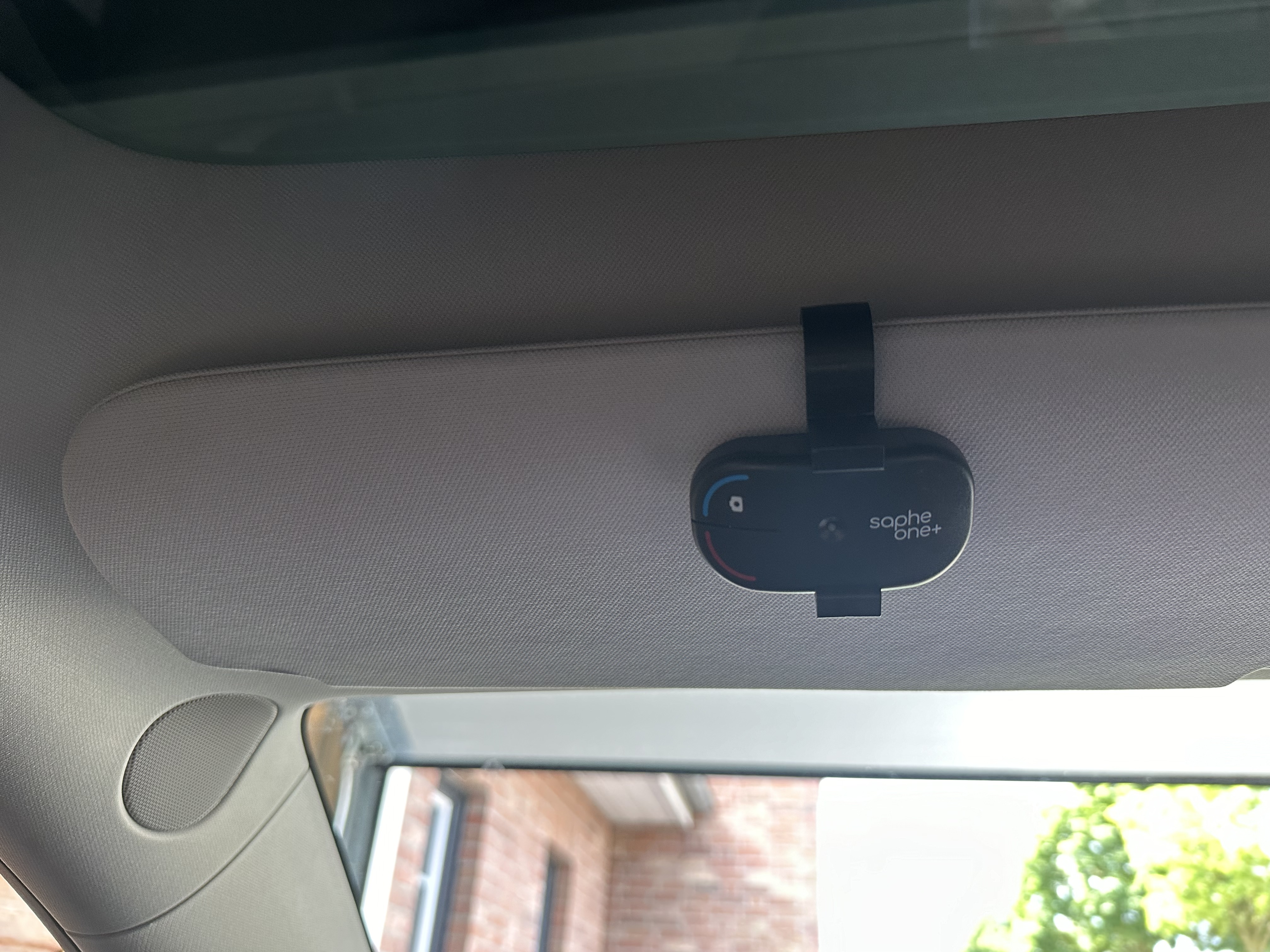 Saphe One+ Halter für Tesla Sonnenblende