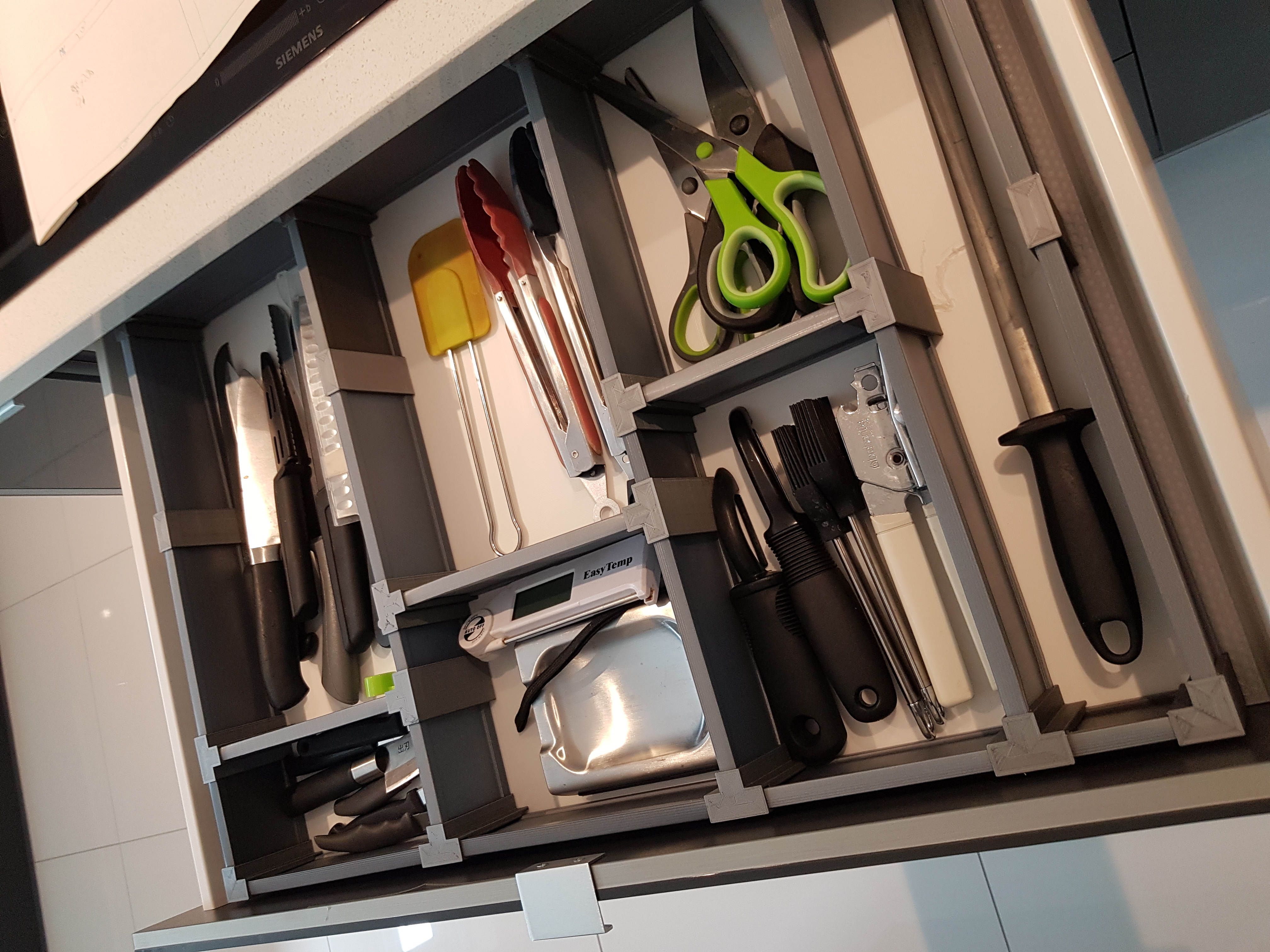 Drawer organizer system