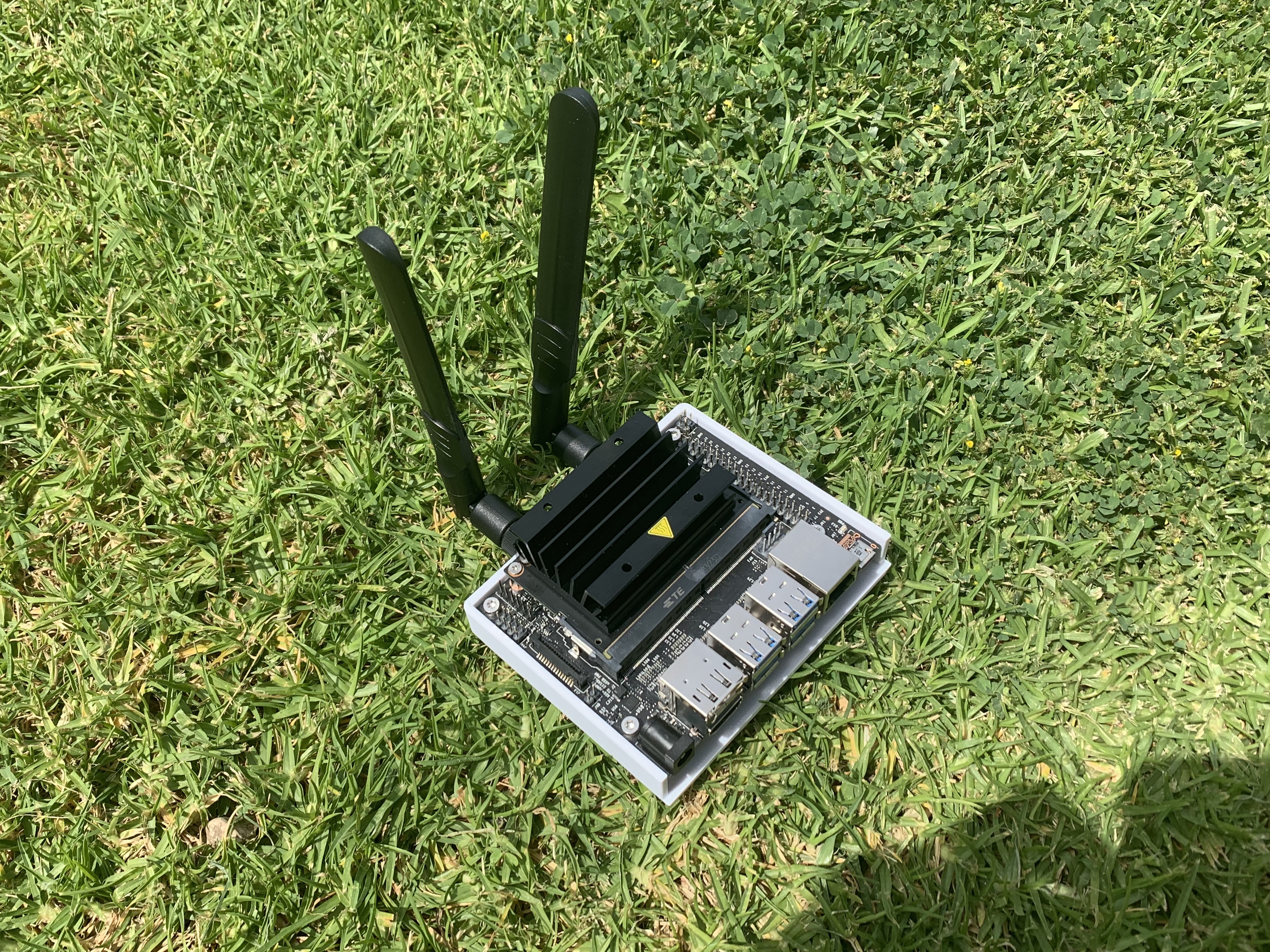 Jetson Nano antenna mount_case SMA-MH4 adapter