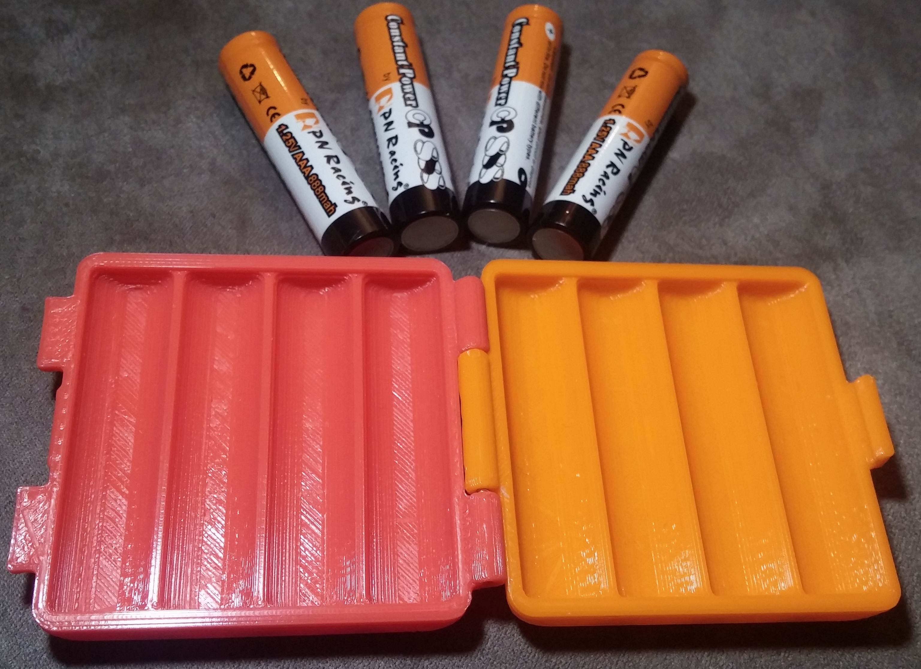 Battery Case for 4 AAA Batteries