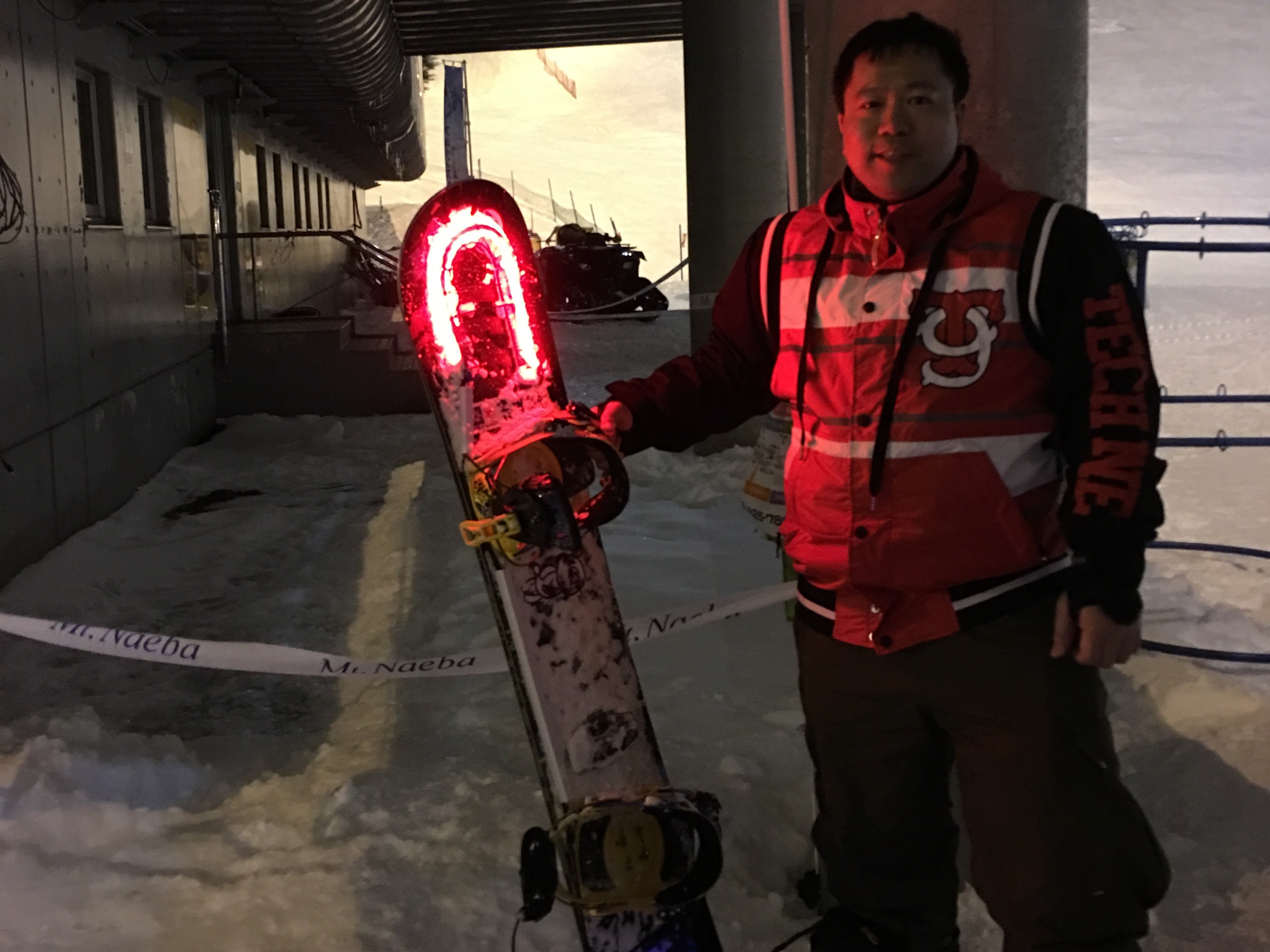 Snowboard LED strip mount